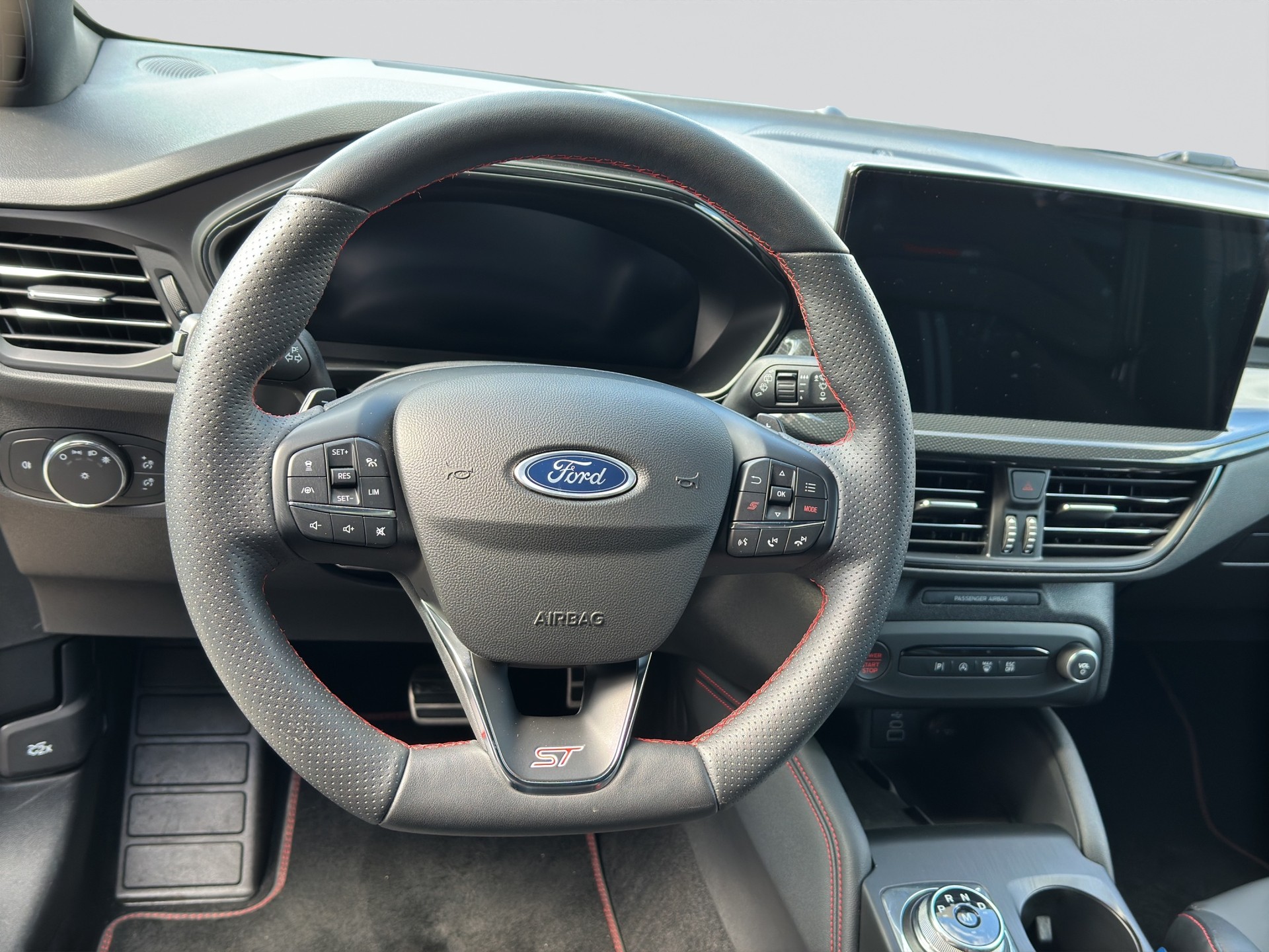 FORD Focus 2.3 ST X Automat-image-10