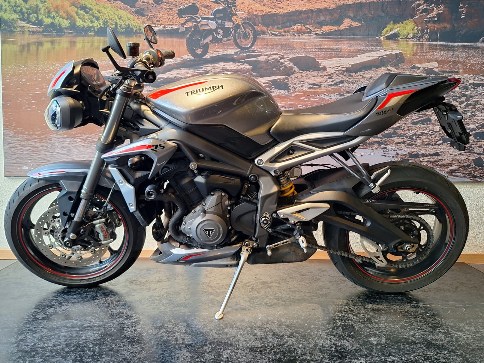 TRIUMPH Street Triple RS 765 ABS-showroom-element-2