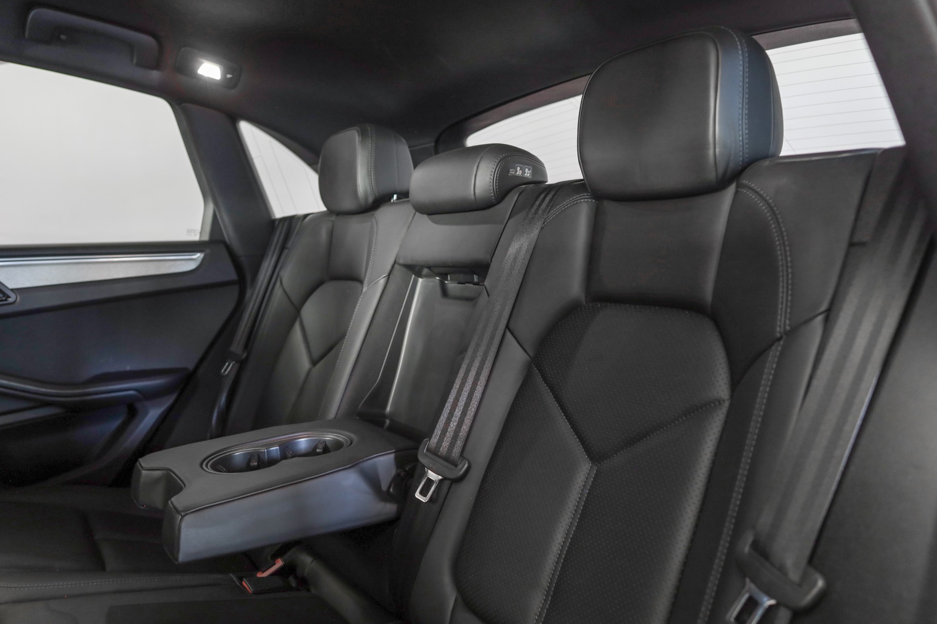 PORSCHE Macan PDK-image-9