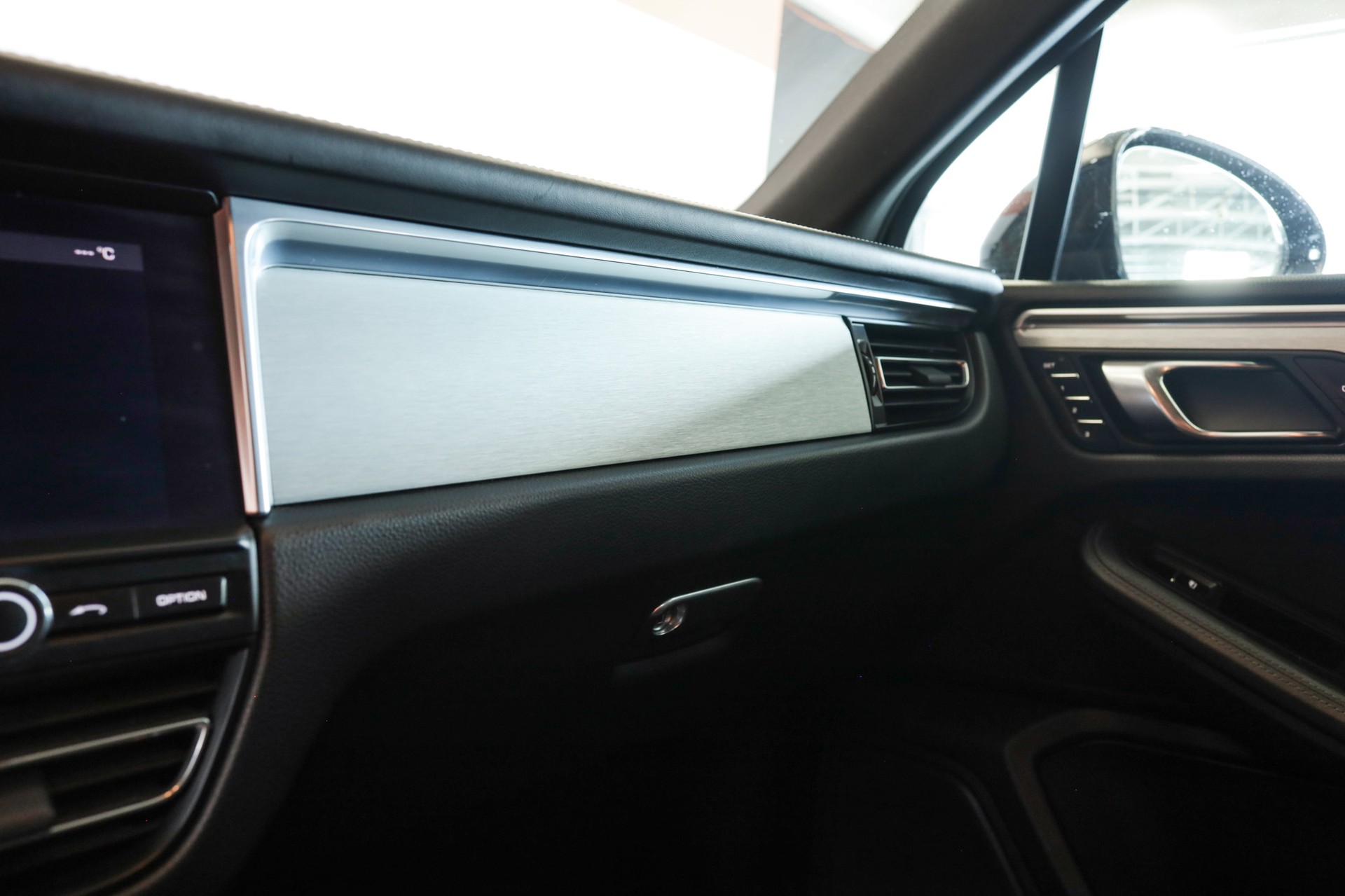 PORSCHE Macan PDK-image-11