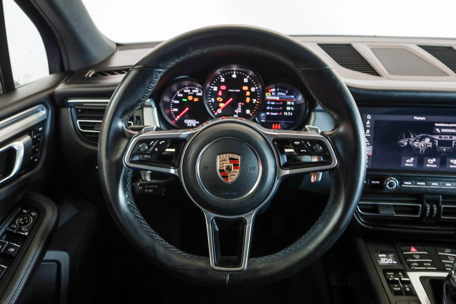 PORSCHE Macan PDK-image-6