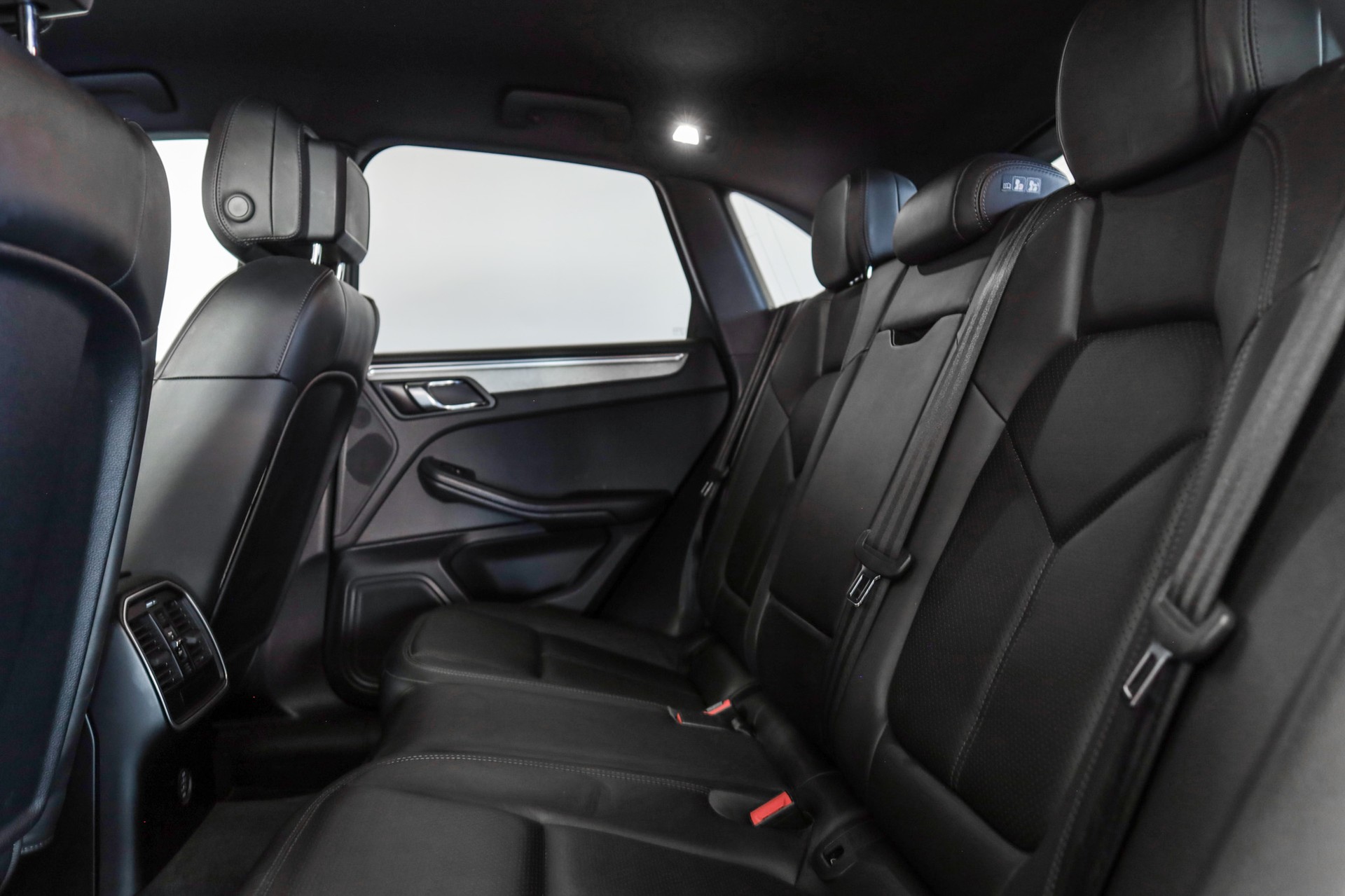 PORSCHE Macan PDK-image-8