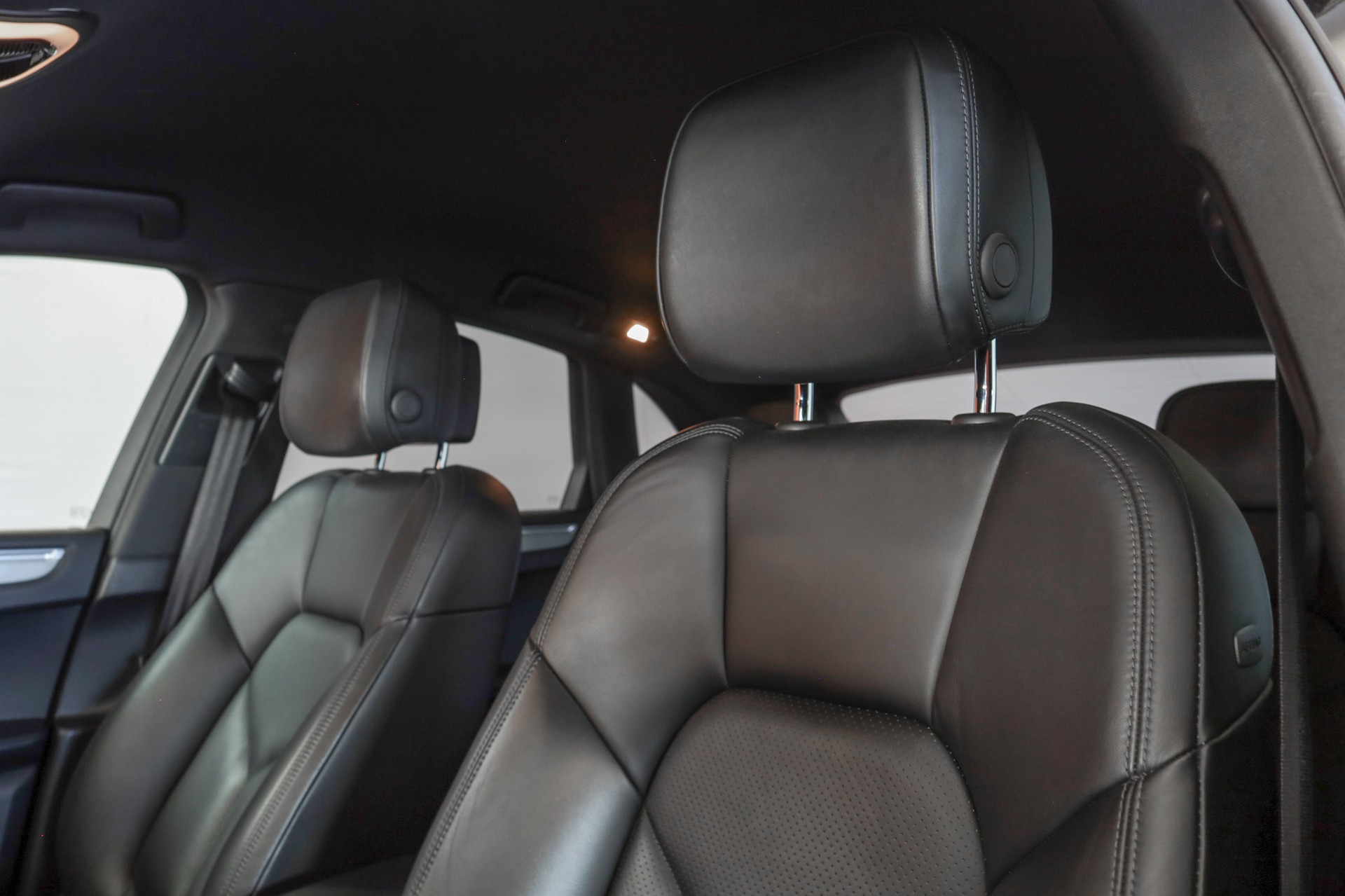 PORSCHE Macan PDK-image-10
