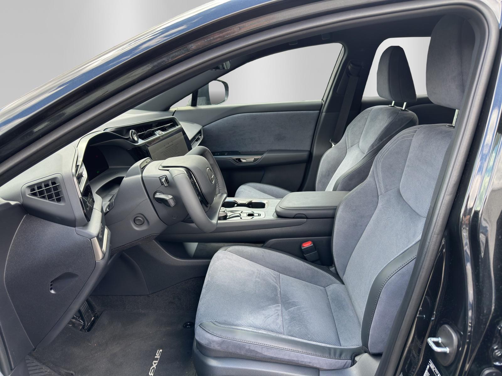 LEXUS RZ 500e Excellence-image-9