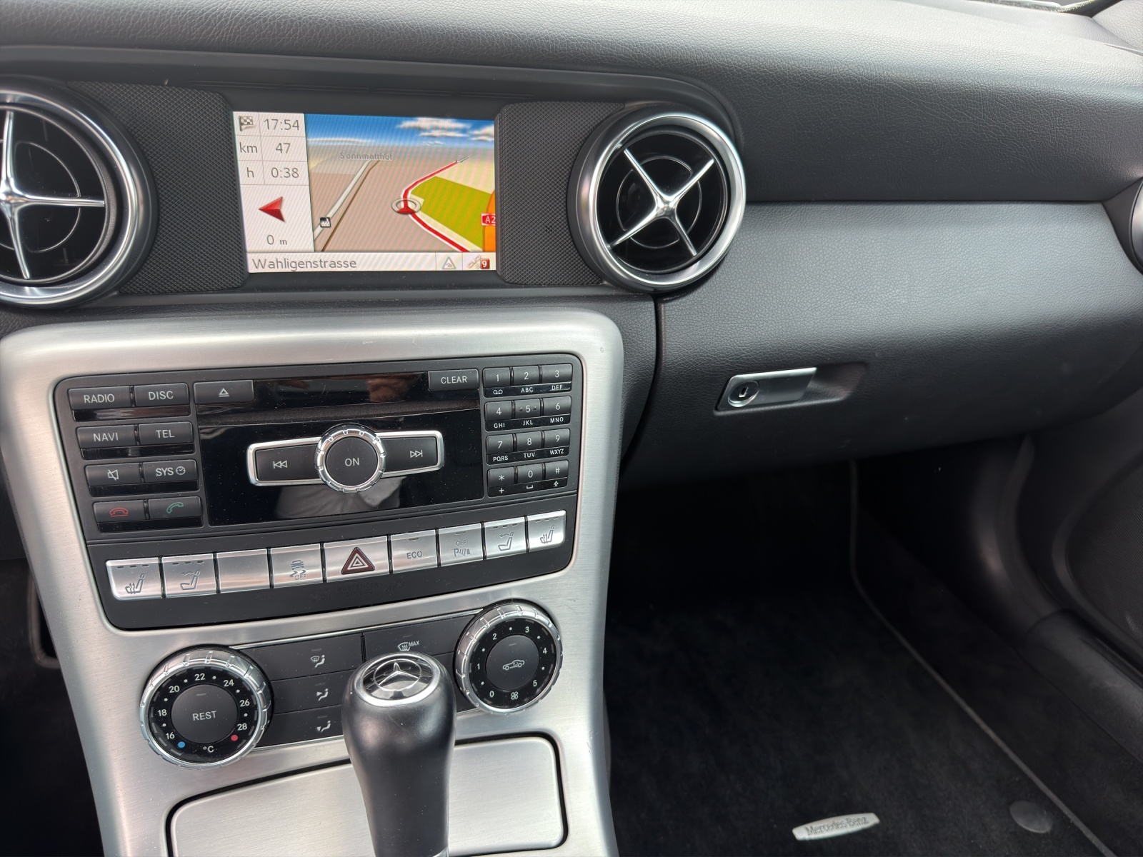 MERCEDES-BENZ SLK 200 BlueEfficiency Roadste-image-9