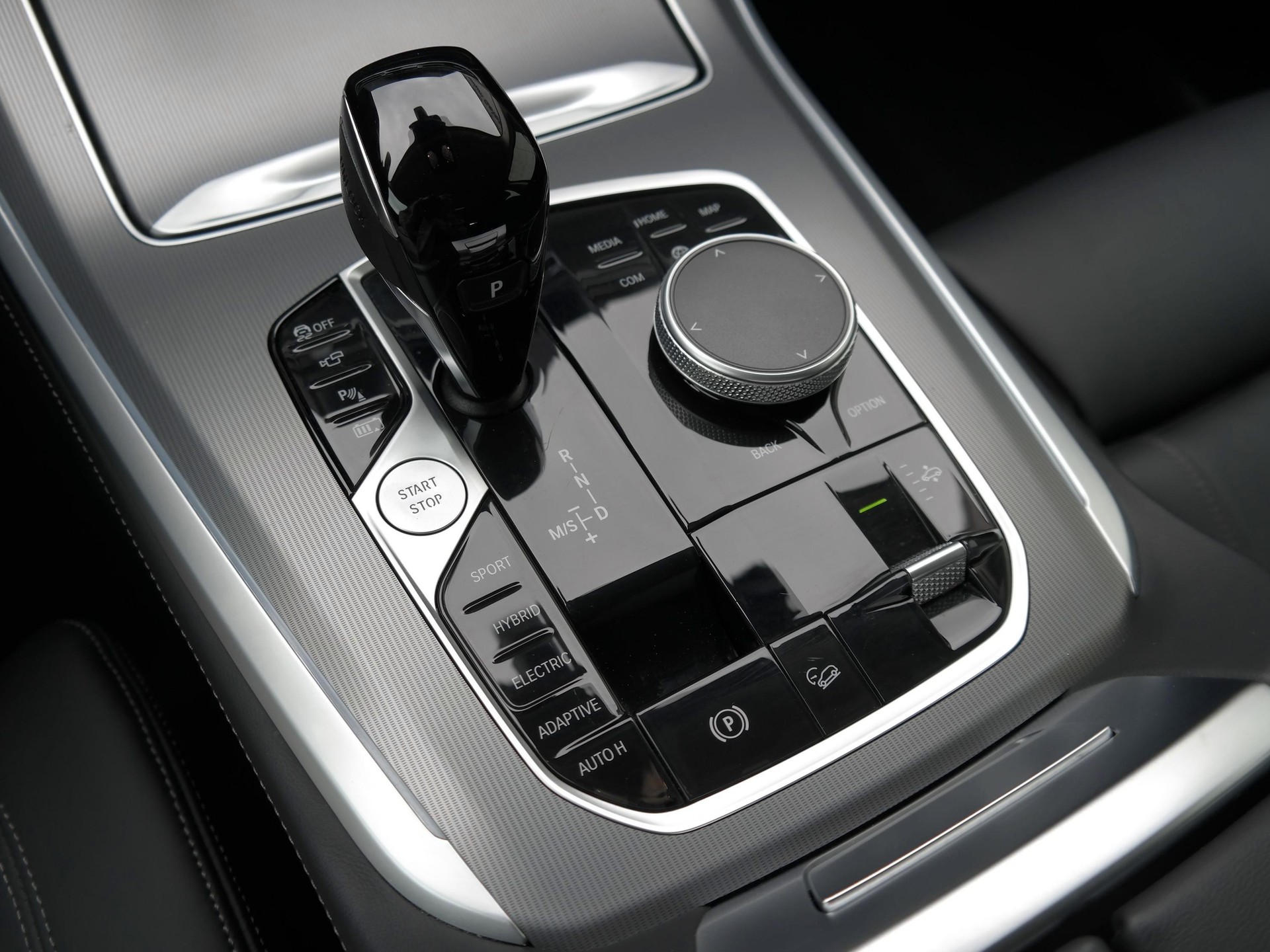 BMW X5 xDrive45e xLine-image-12