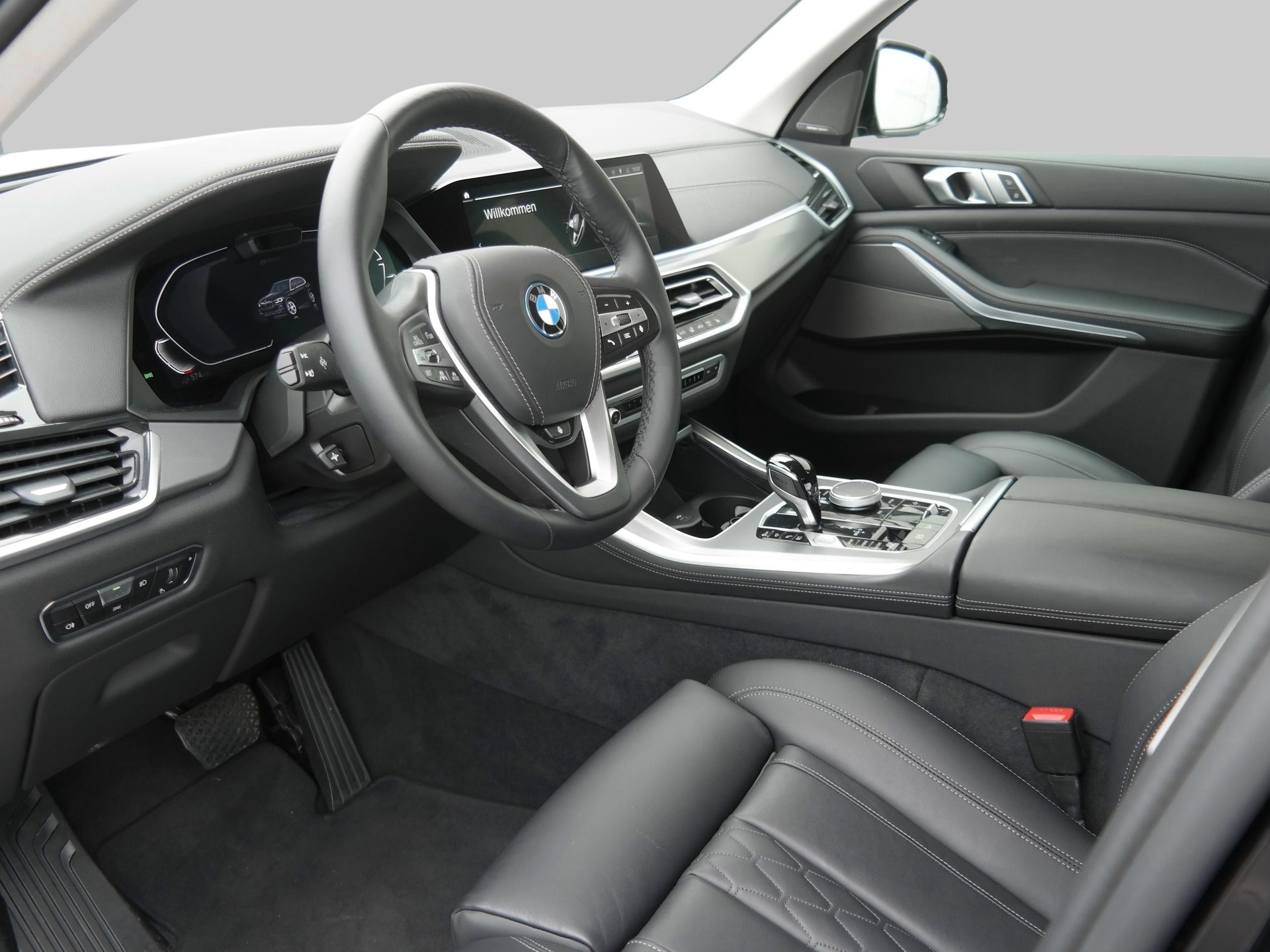 BMW X5 xDrive45e xLine-image-8