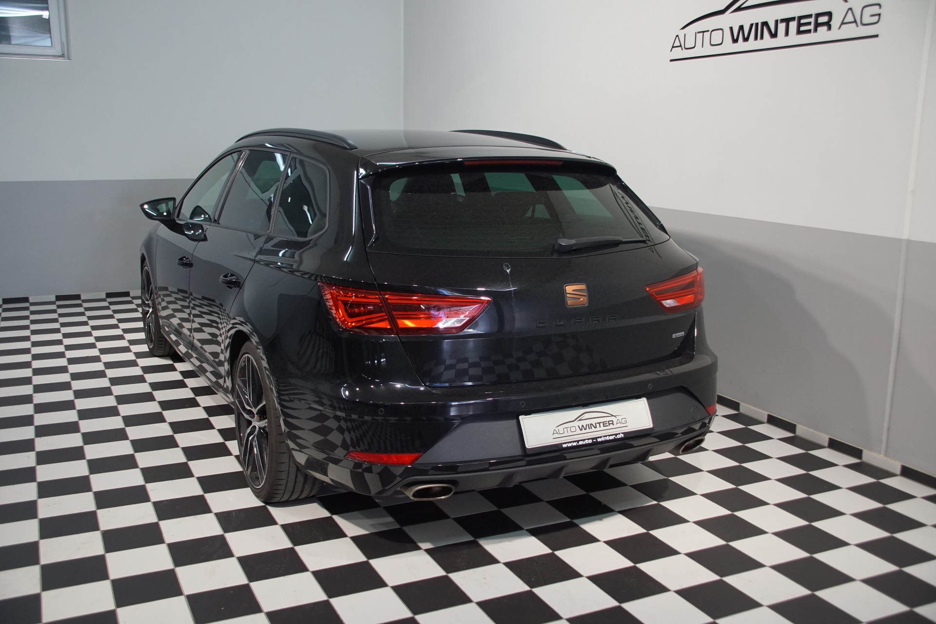 SEAT Leon ST 2.0 TSI Cupra 300 4 Drive DSG-image-7