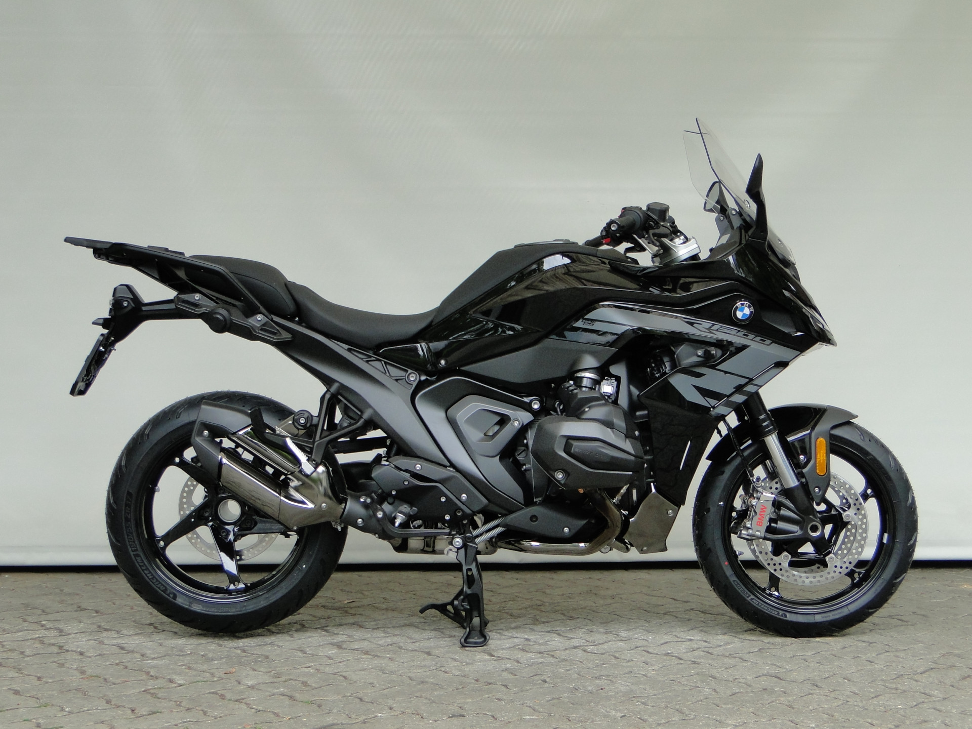 BMW R 1300 RS ASA Triple Black-showroom-element-1