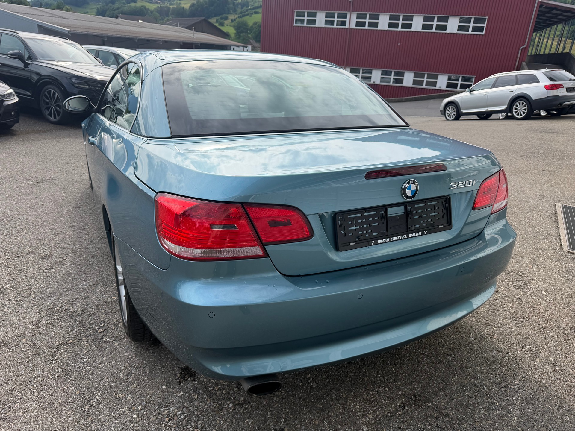 BMW 320i Cabriolet Steptronic-showroom-element-2