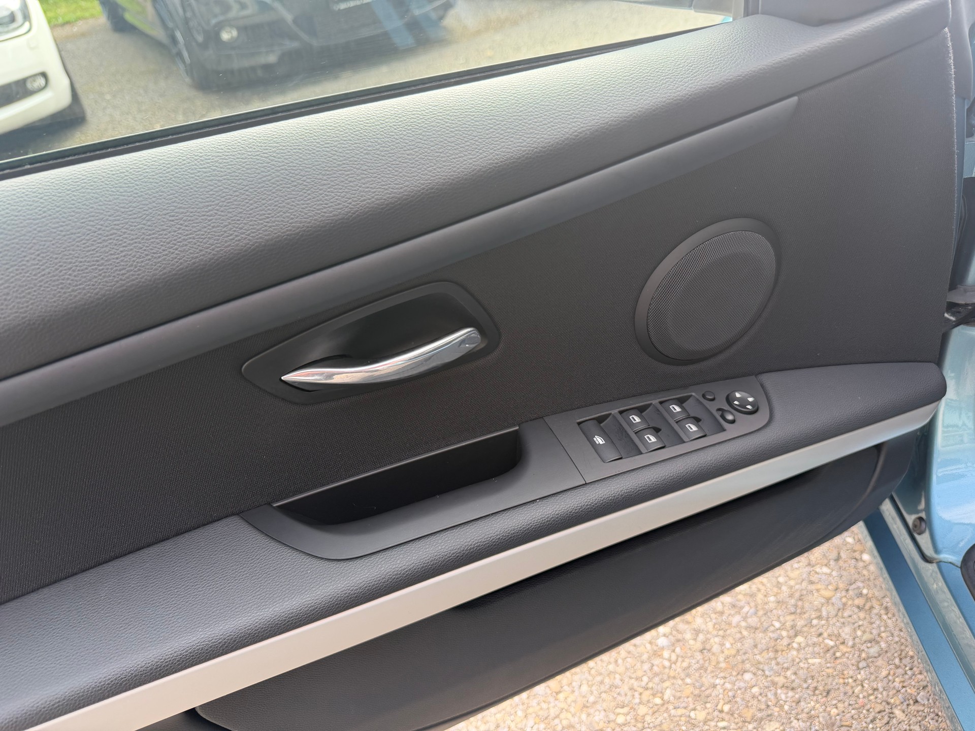 BMW 320i Cabriolet Steptronic-image-5