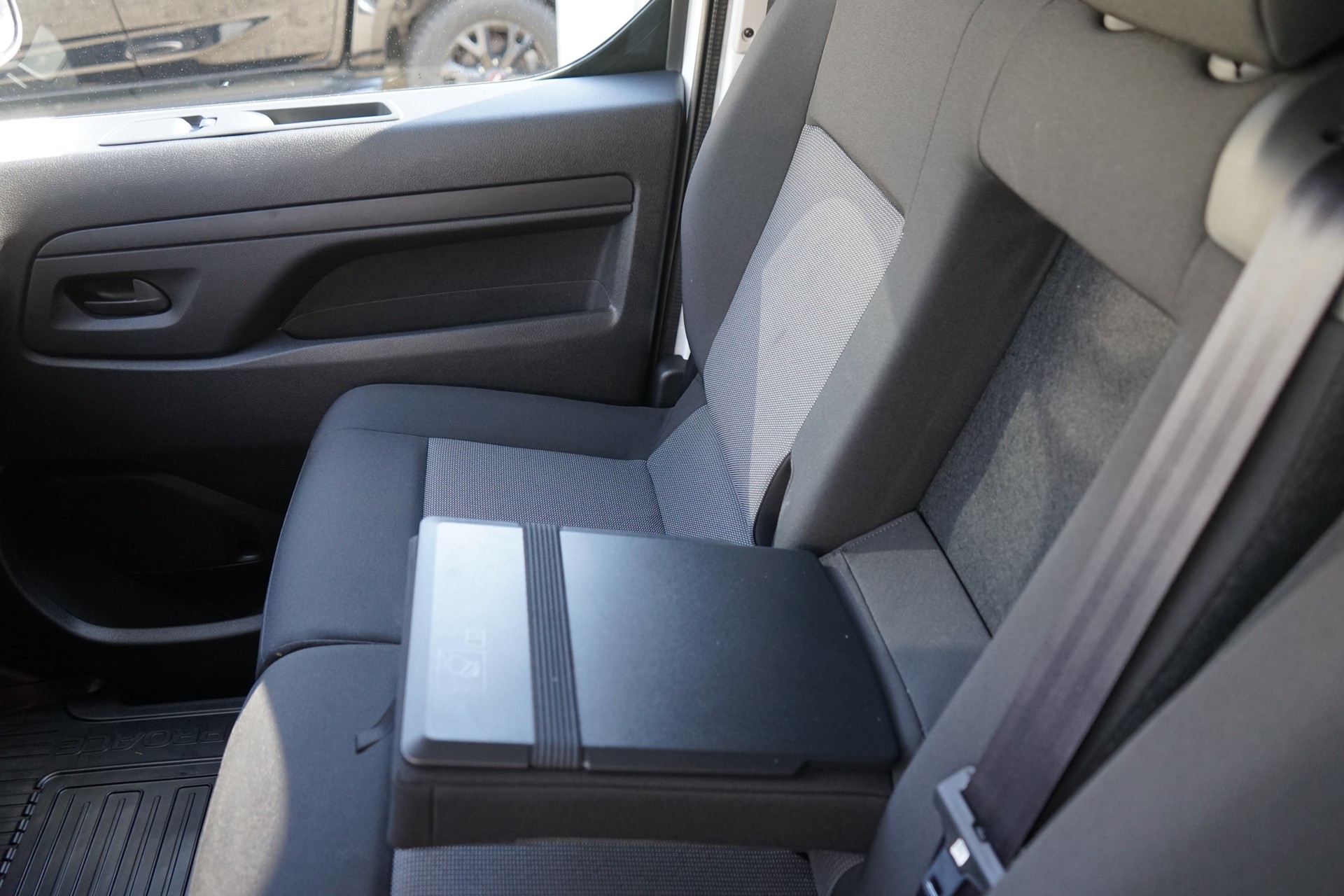 TOYOTA Proace EV 75kWh Medium Advanced-image-6