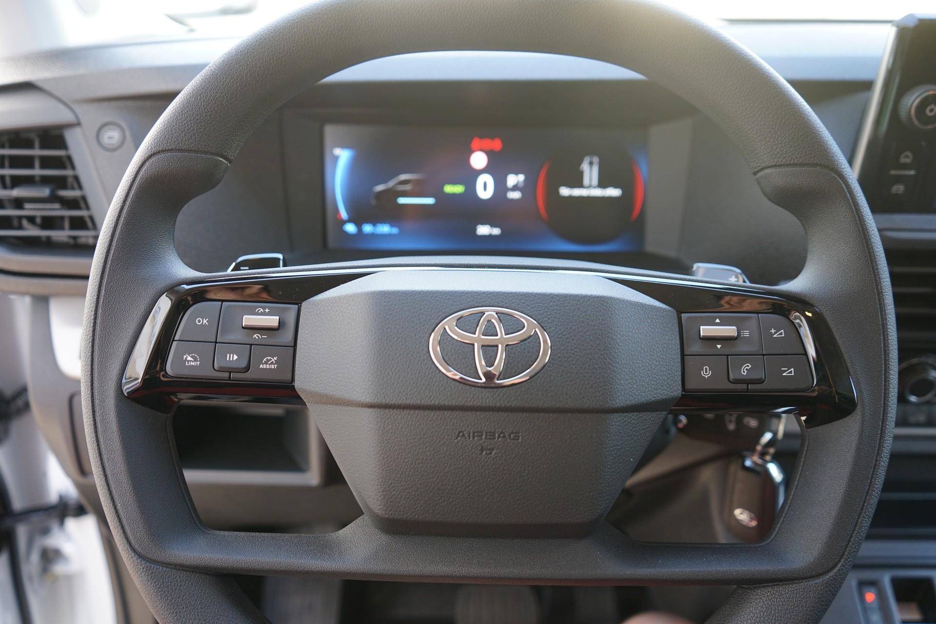 TOYOTA Proace EV 75kWh Medium Advanced-image-4