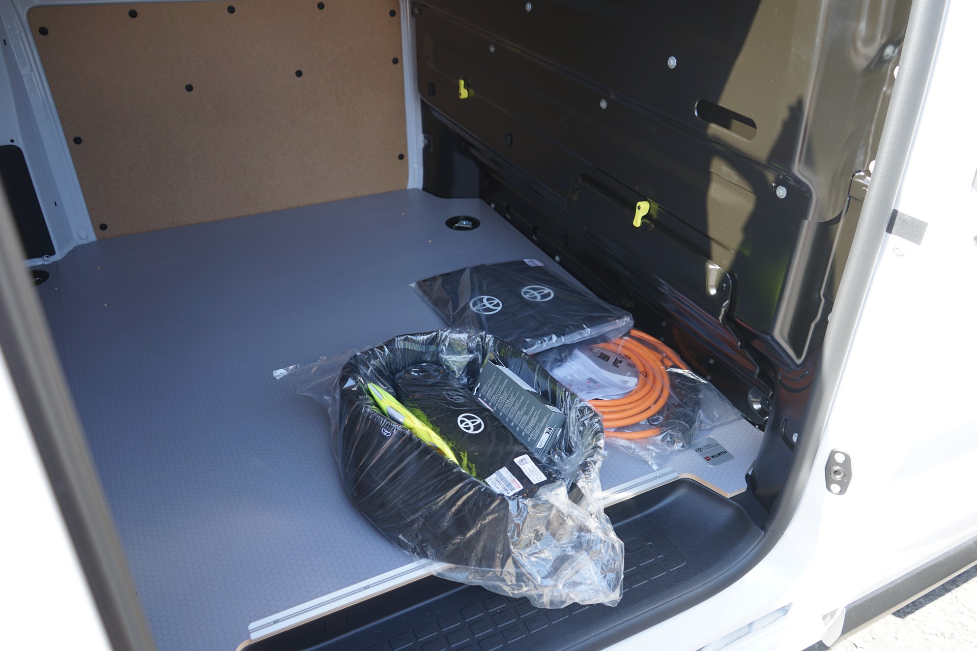 TOYOTA Proace EV 75kWh Medium Advanced-image-7