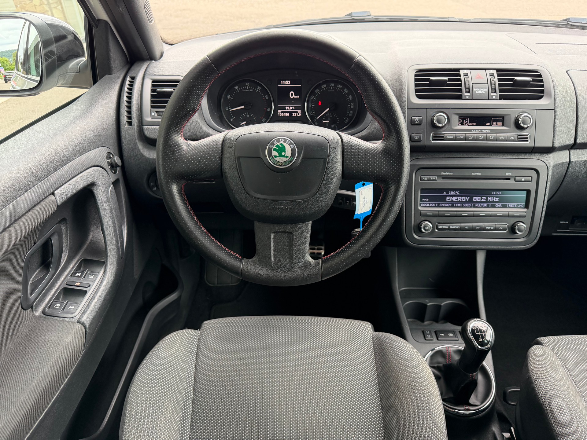 SKODA Fabia 1.2 TSI Ambiente-image-12