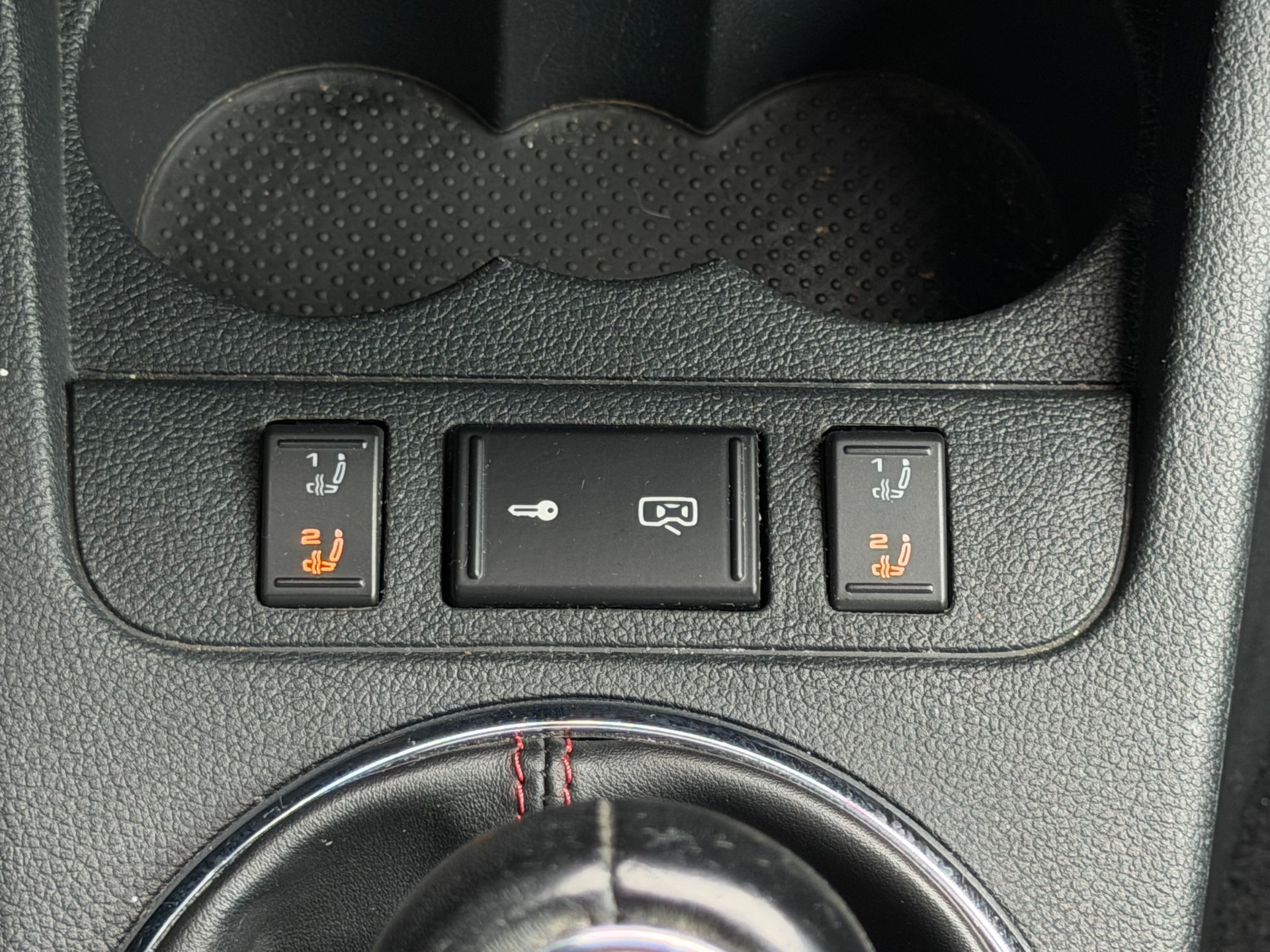 SKODA Fabia 1.2 TSI Ambiente-image-17