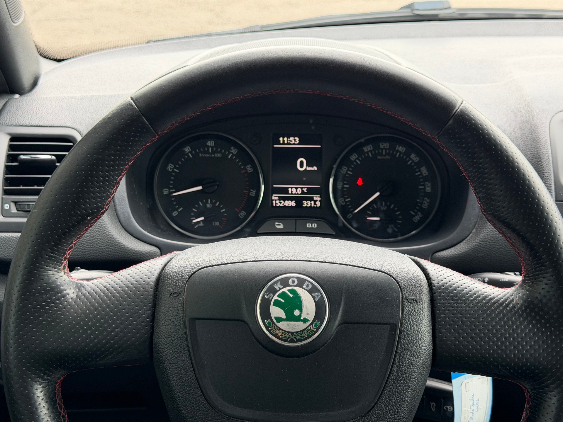 SKODA Fabia 1.2 TSI Ambiente-image-13