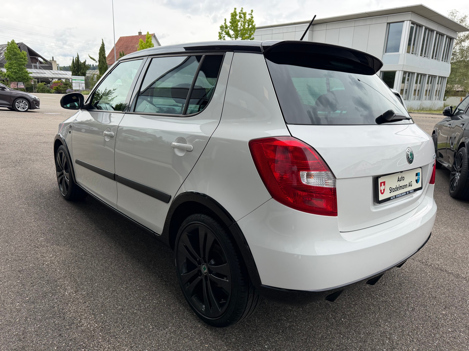 SKODA Fabia 1.2 TSI Ambiente-image-8