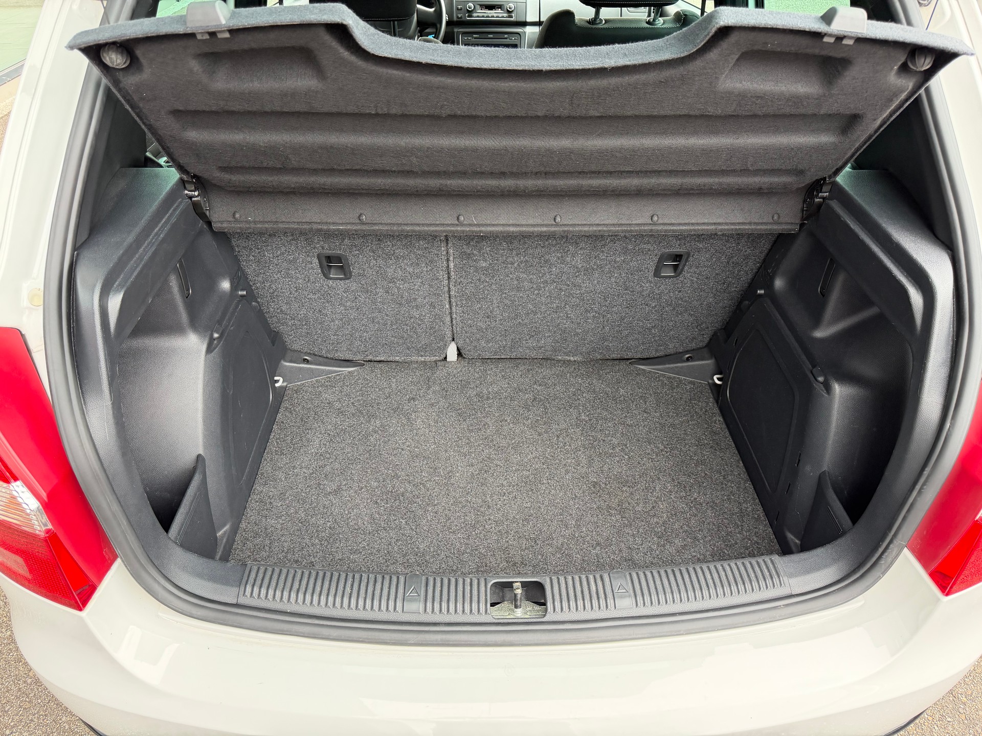 SKODA Fabia 1.2 TSI Ambiente-image-5