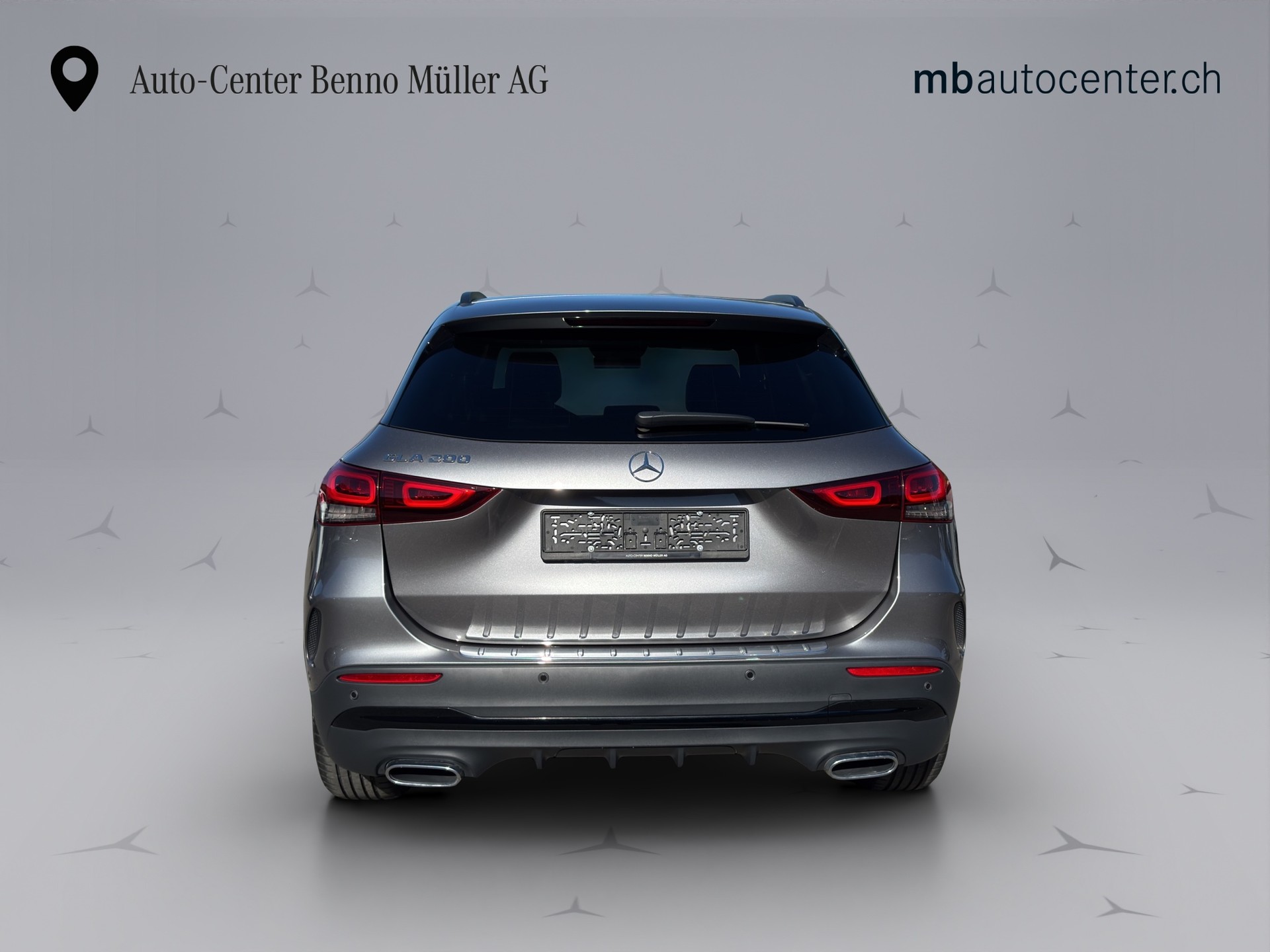 MERCEDES-BENZ GLA 200 AMG Line-image-3