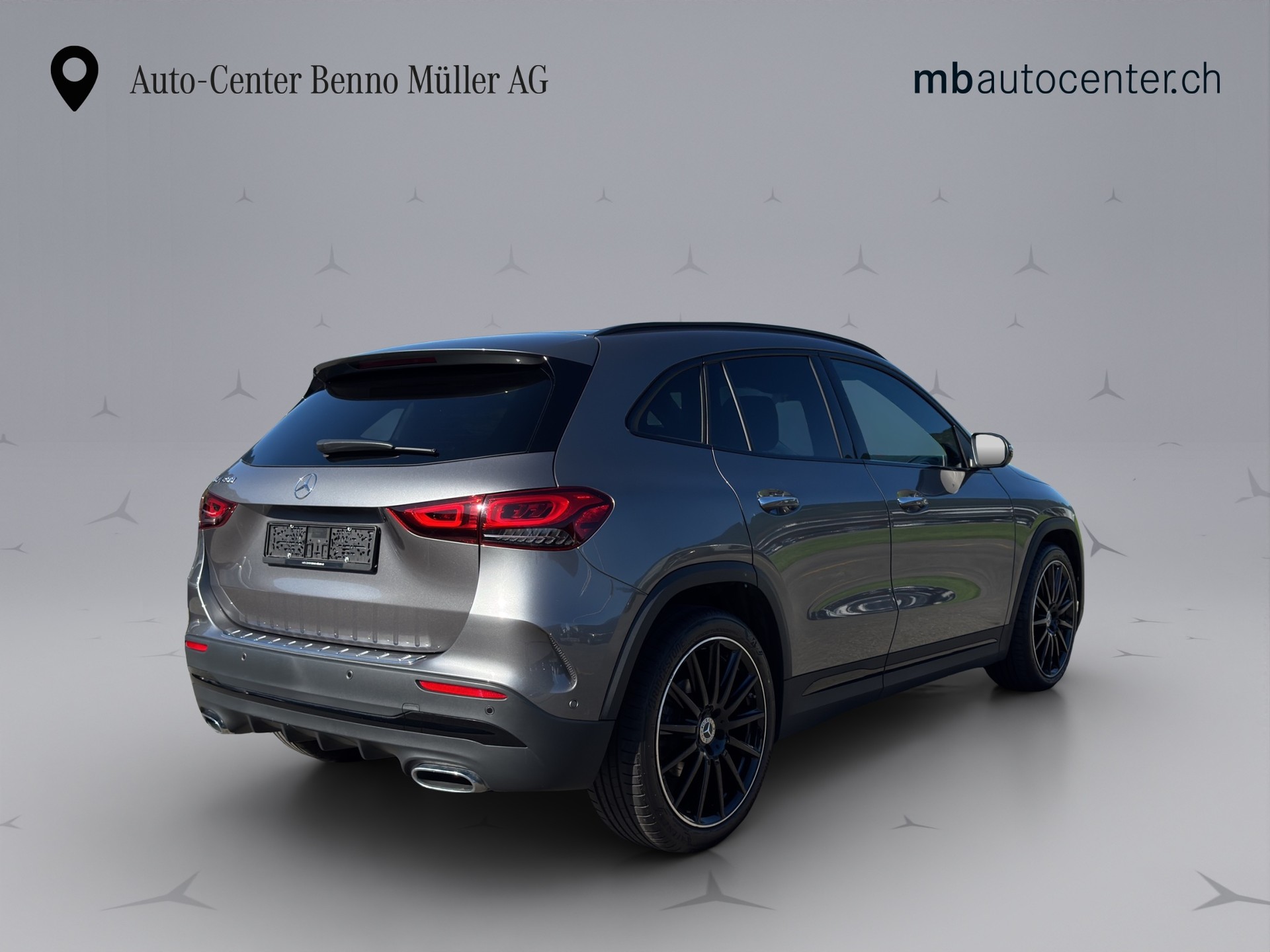 MERCEDES-BENZ GLA 200 AMG Line-image-4