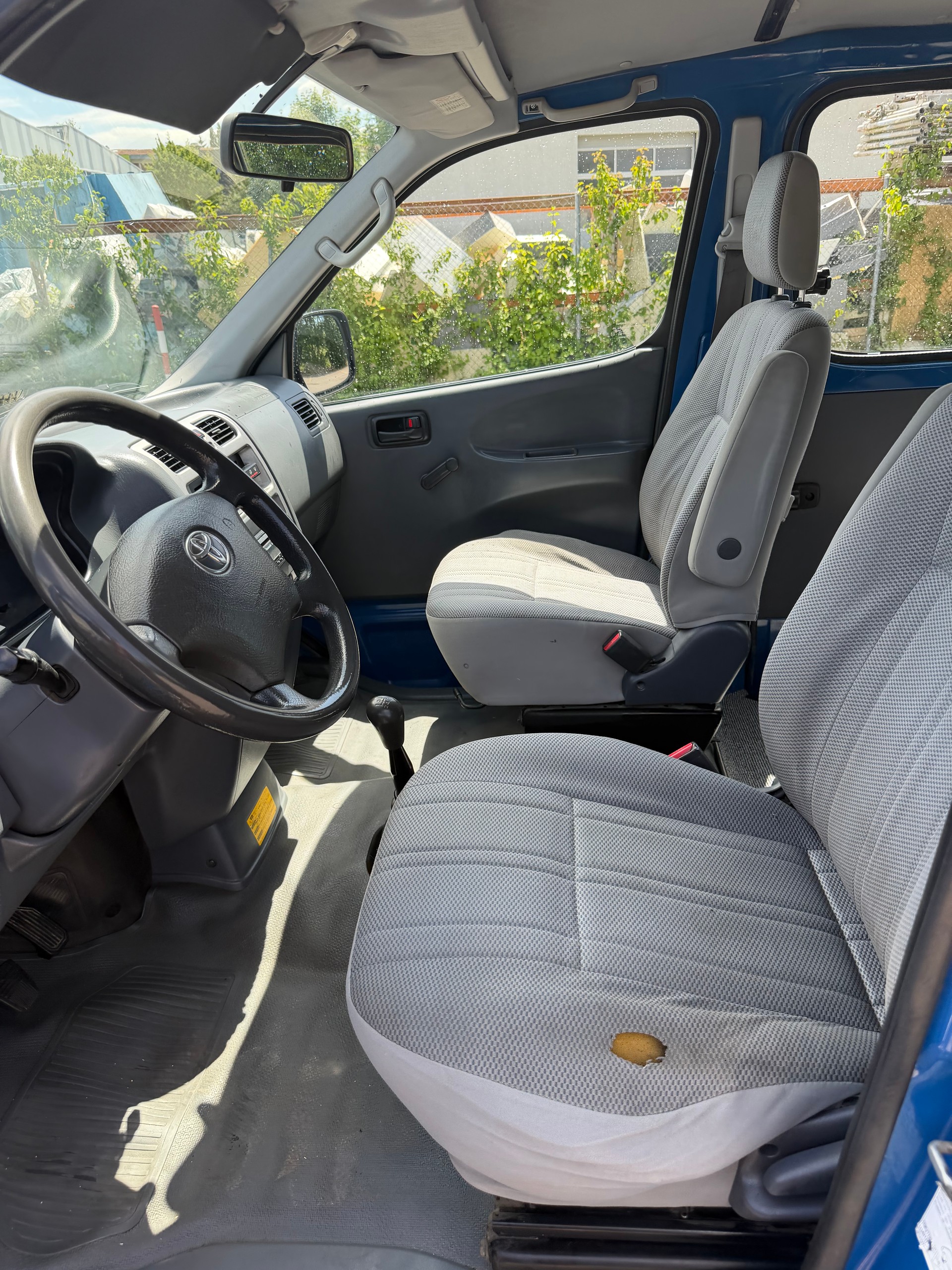 TOYOTA Hiace D-4D Kombi 4WD SWB-image-3