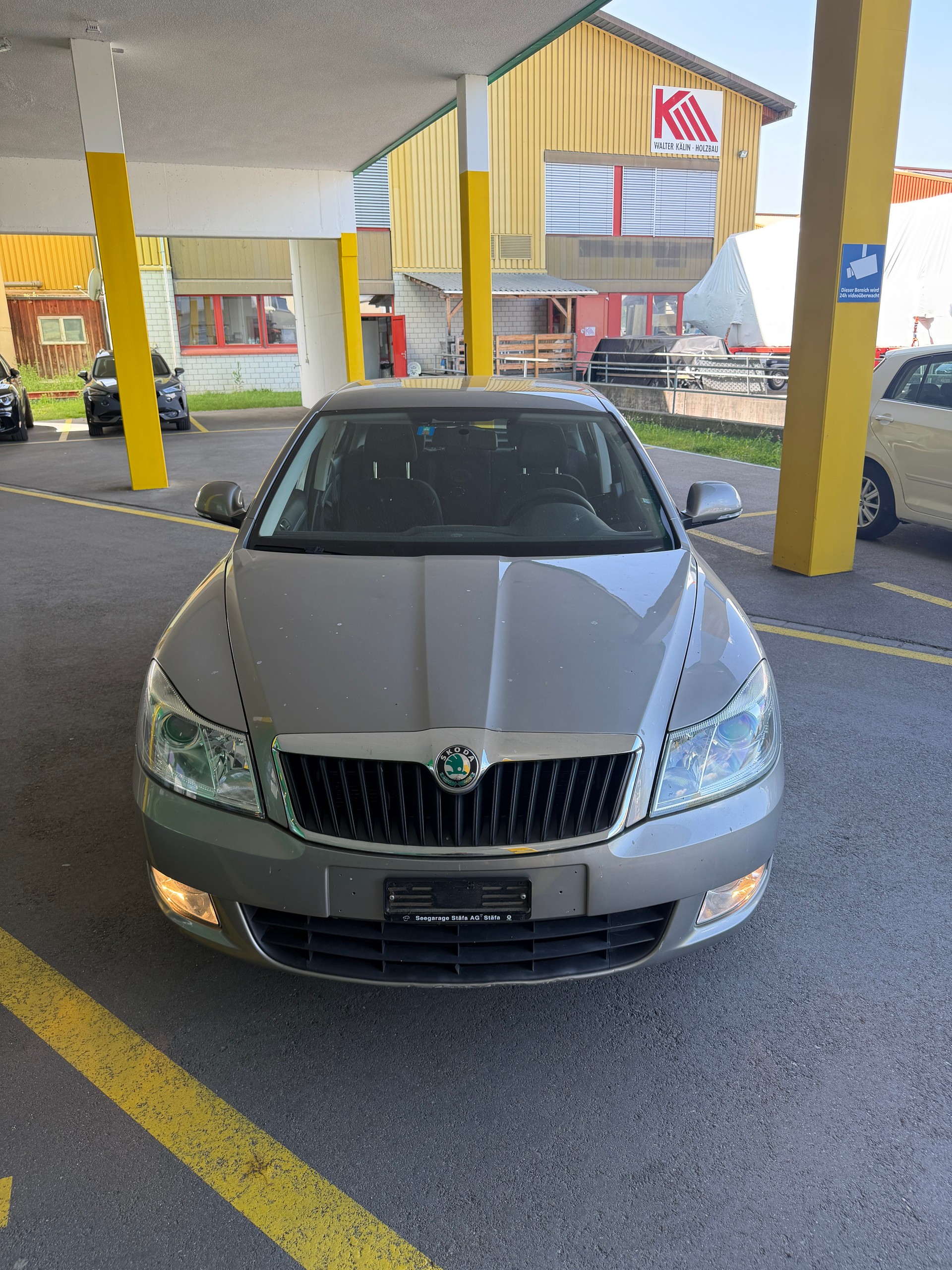 SKODA Octavia 1.6 TDI Ambition-image-1