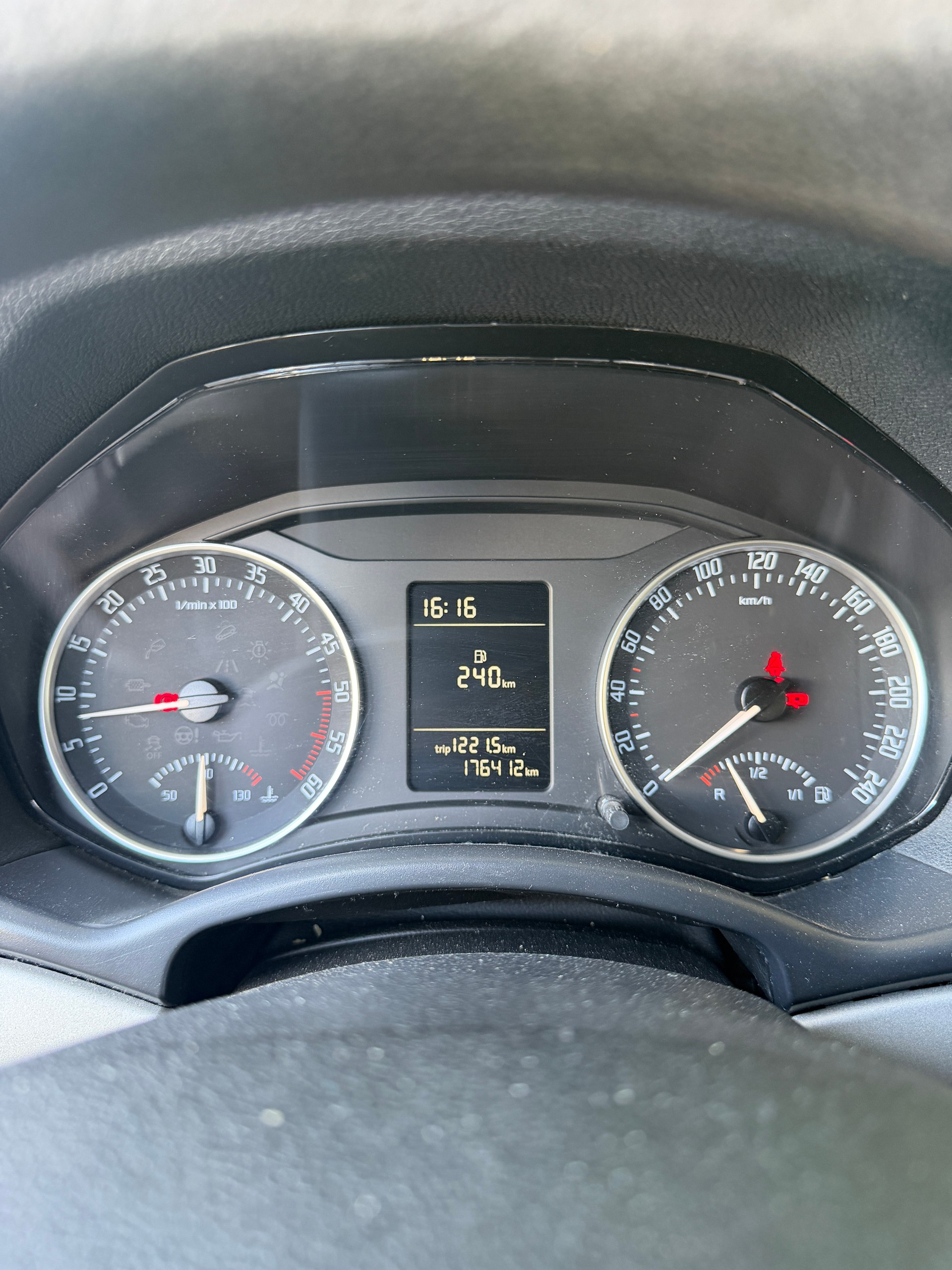 SKODA Octavia 1.6 TDI Ambition-image-12