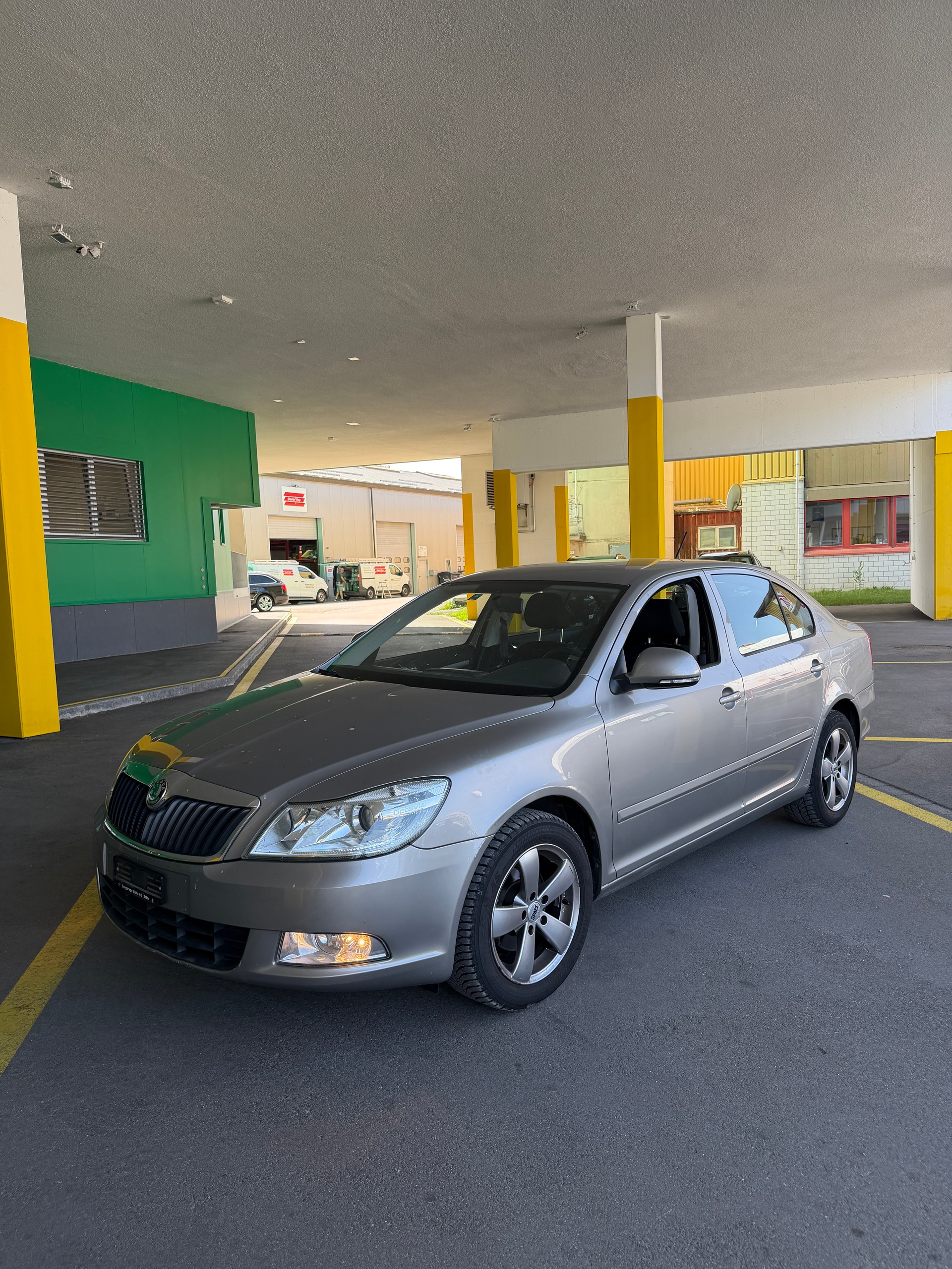 SKODA Octavia 1.6 TDI Ambition-image-2