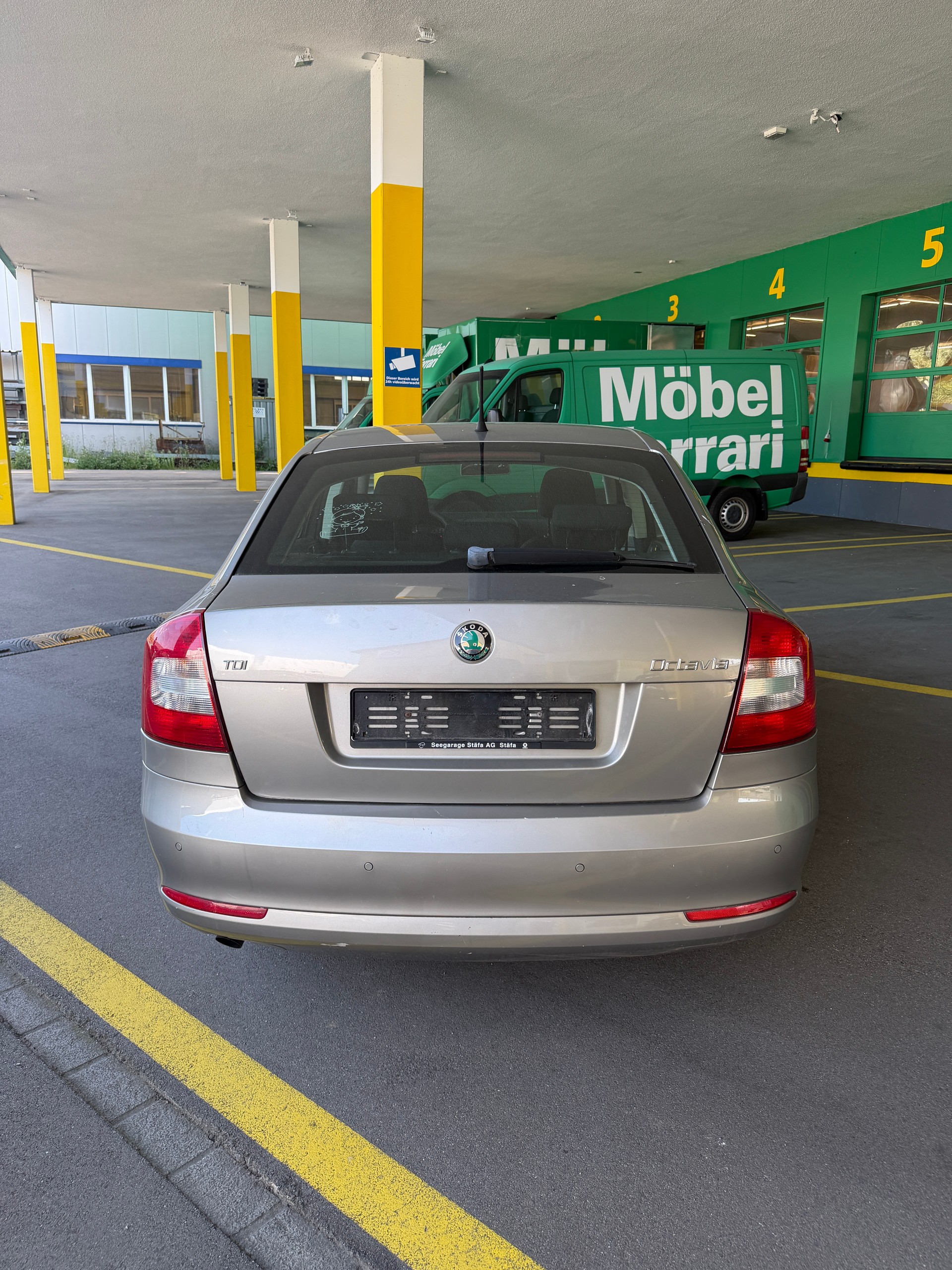 SKODA Octavia 1.6 TDI Ambition-image-5