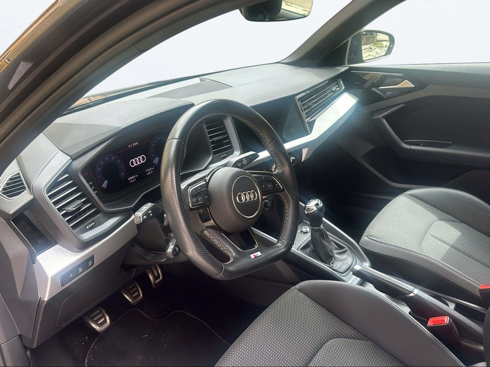 AUDI A1 Sportback 30 TFSI advanced-image-10