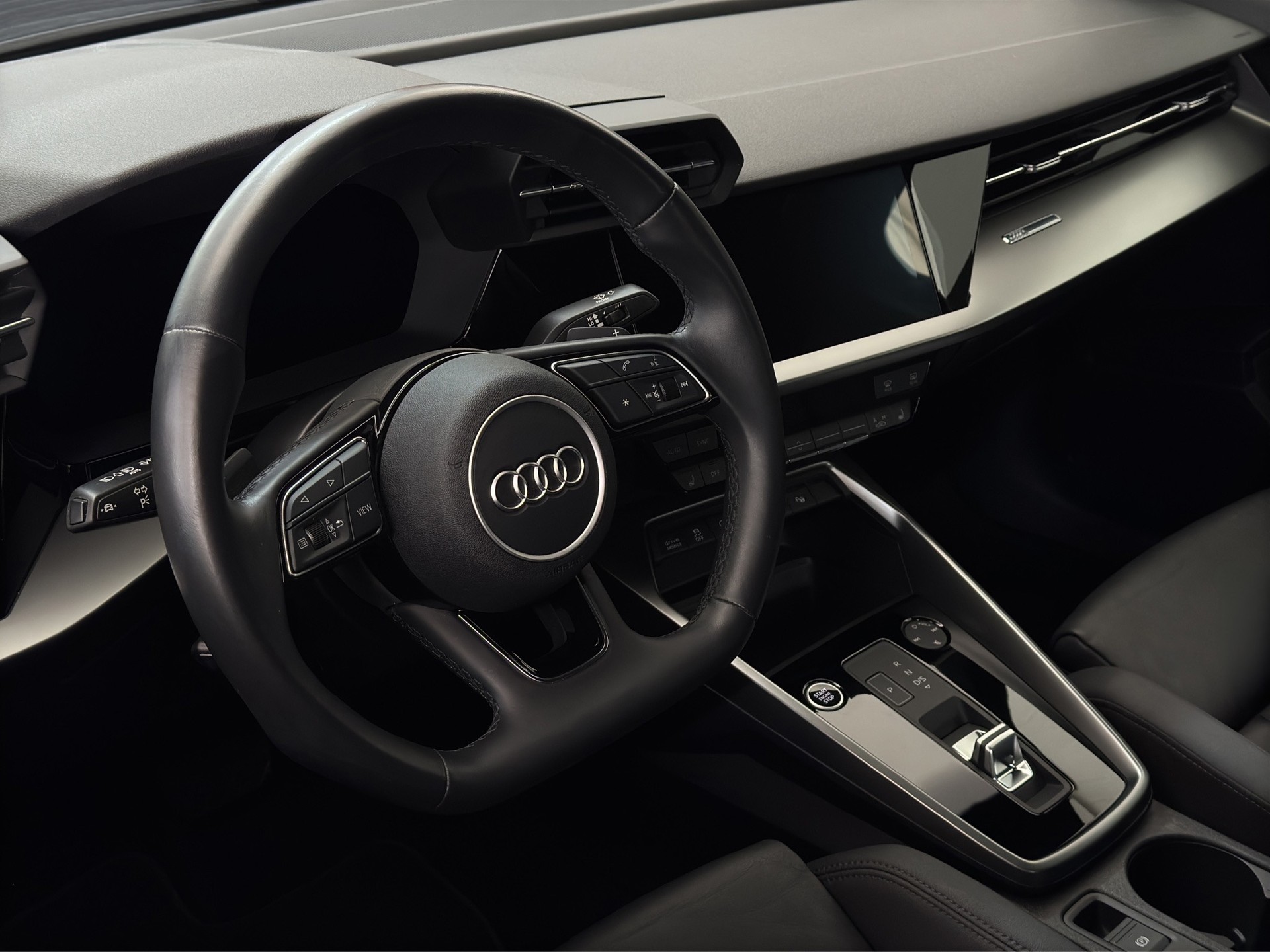 AUDI A3 Limousine 35 TFSI S-Line S-tronic "Leder-19"Alu-RF.-Kamera-Navi"-image-11
