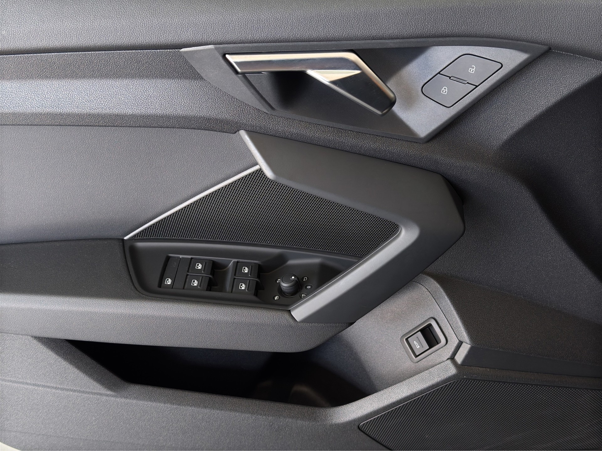 AUDI A3 Limousine 35 TFSI S-Line S-tronic "Leder-19"Alu-RF.-Kamera-Navi"-image-8