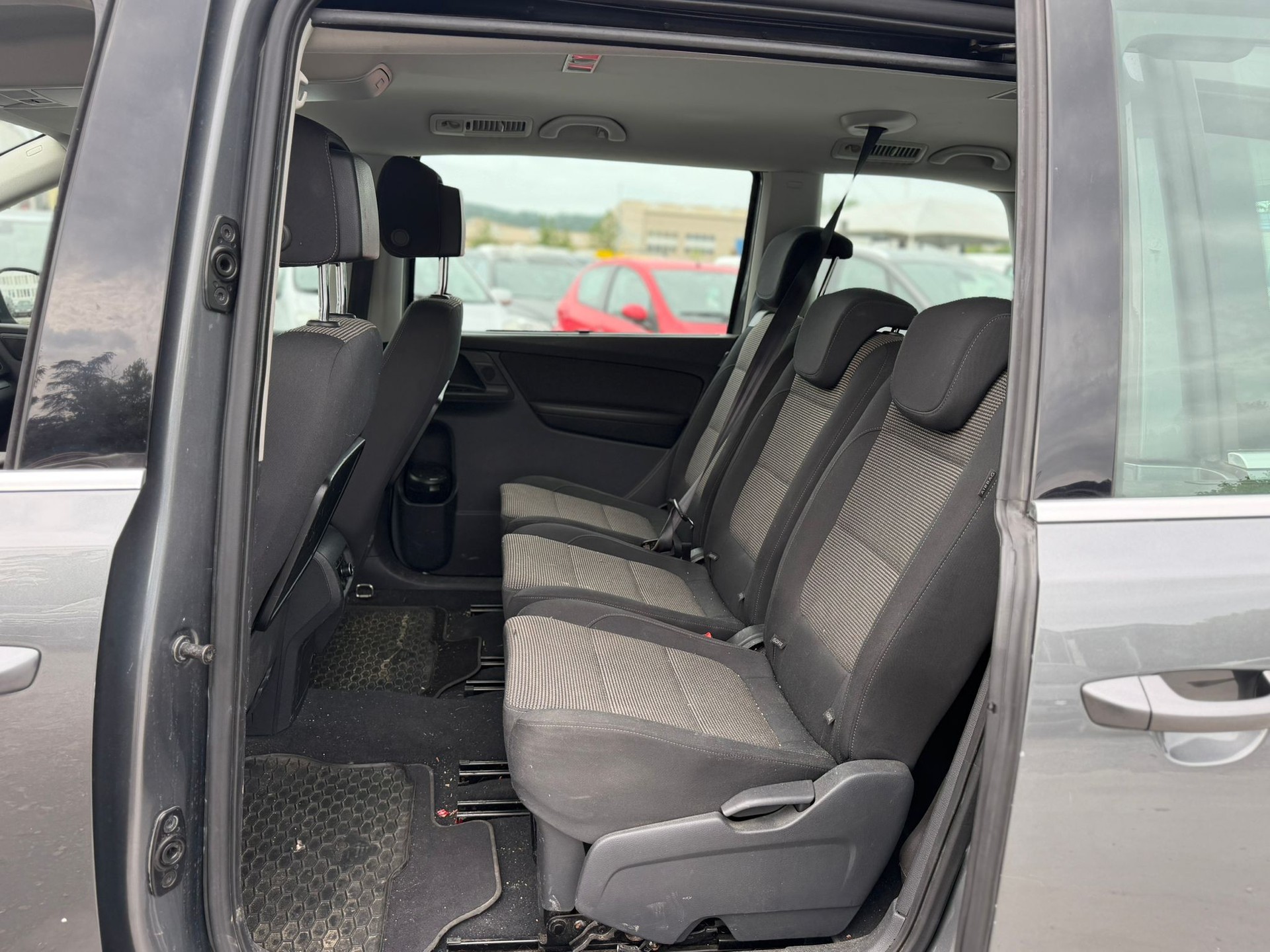 VW Sharan 2.0 TSI Highline DSG-image-11