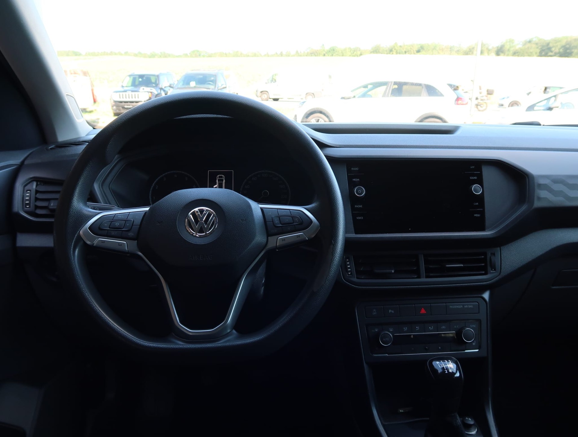 VW T-Cross 1.0 TSI Life-image-10