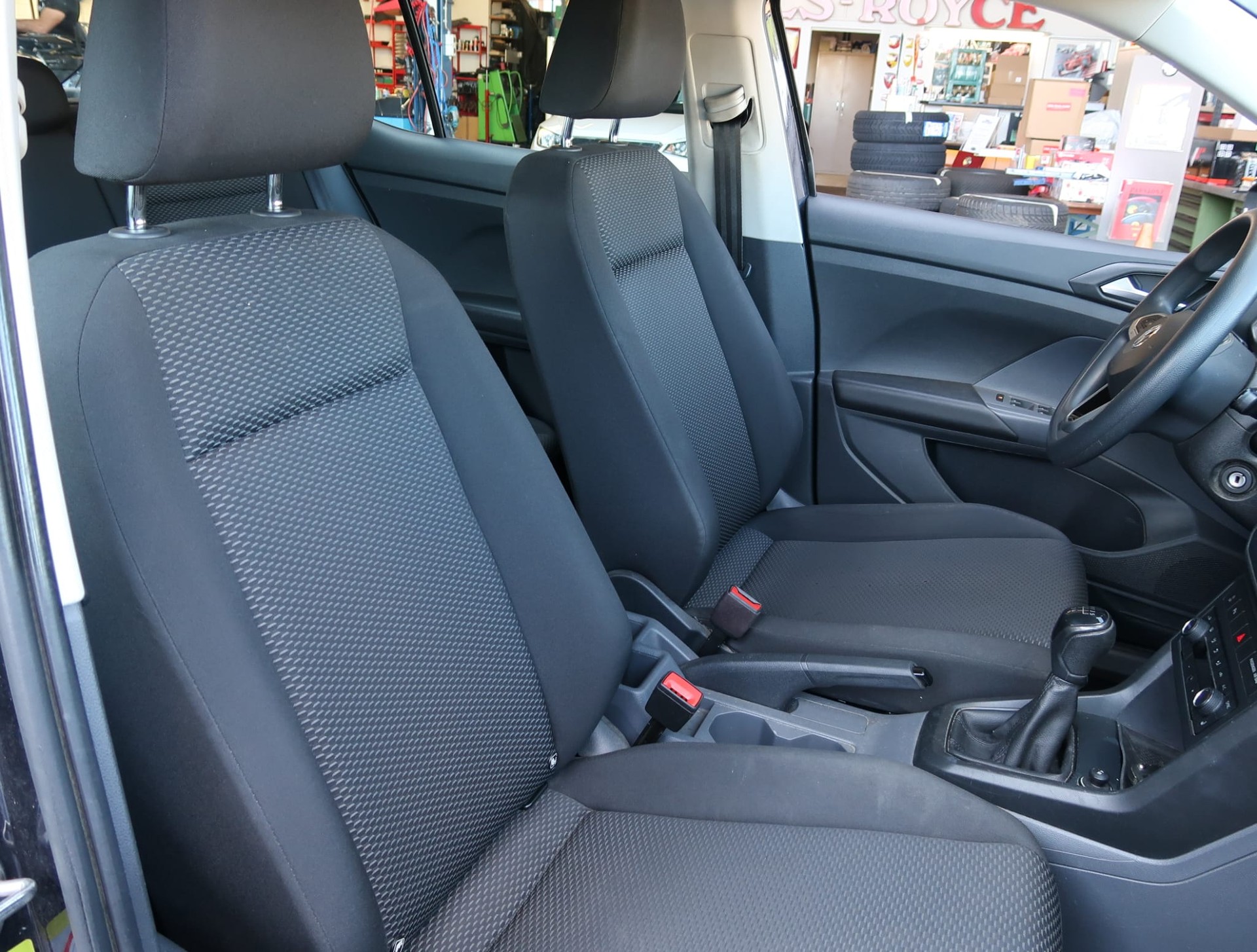 VW T-Cross 1.0 TSI Life-image-14