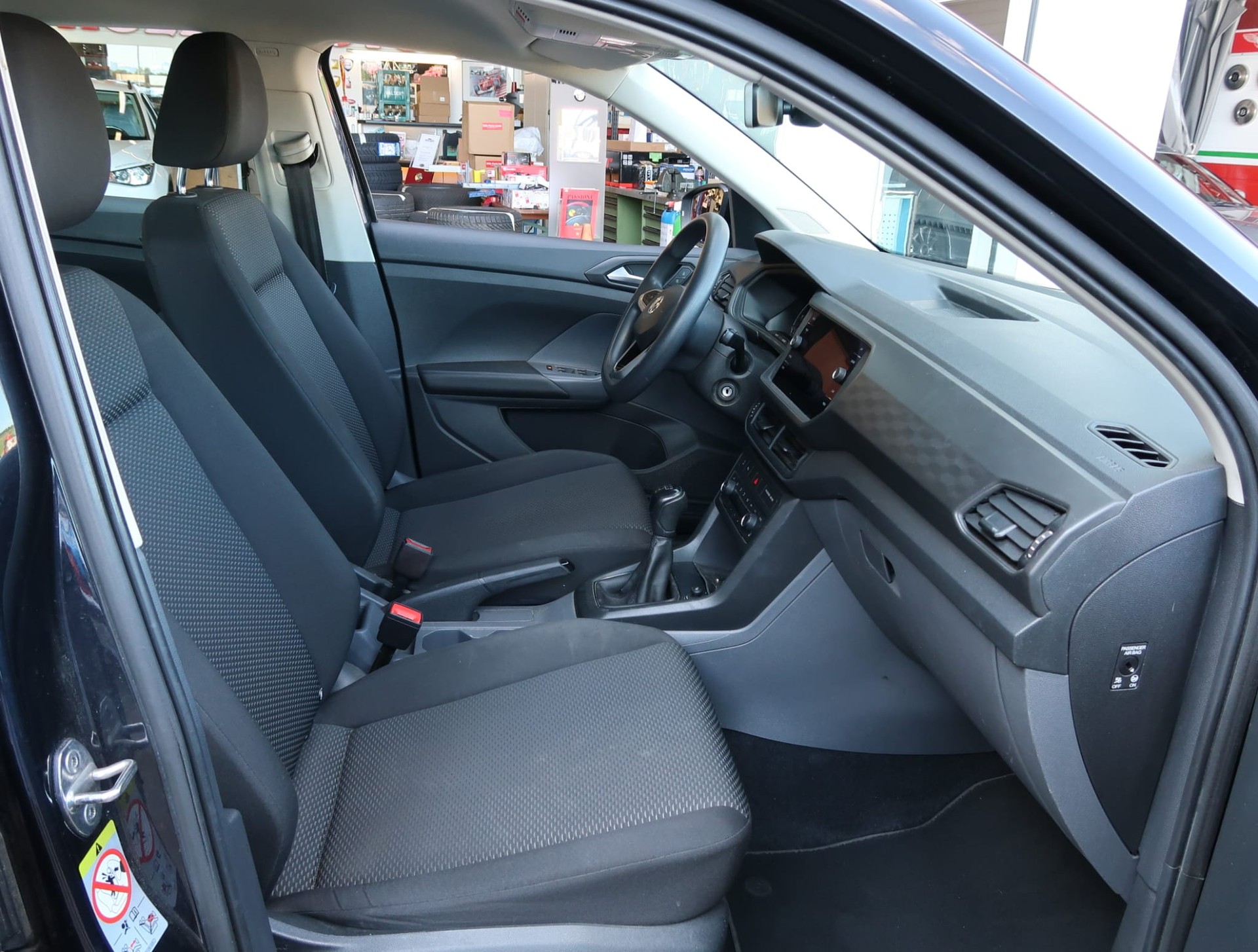 VW T-Cross 1.0 TSI Life-image-13