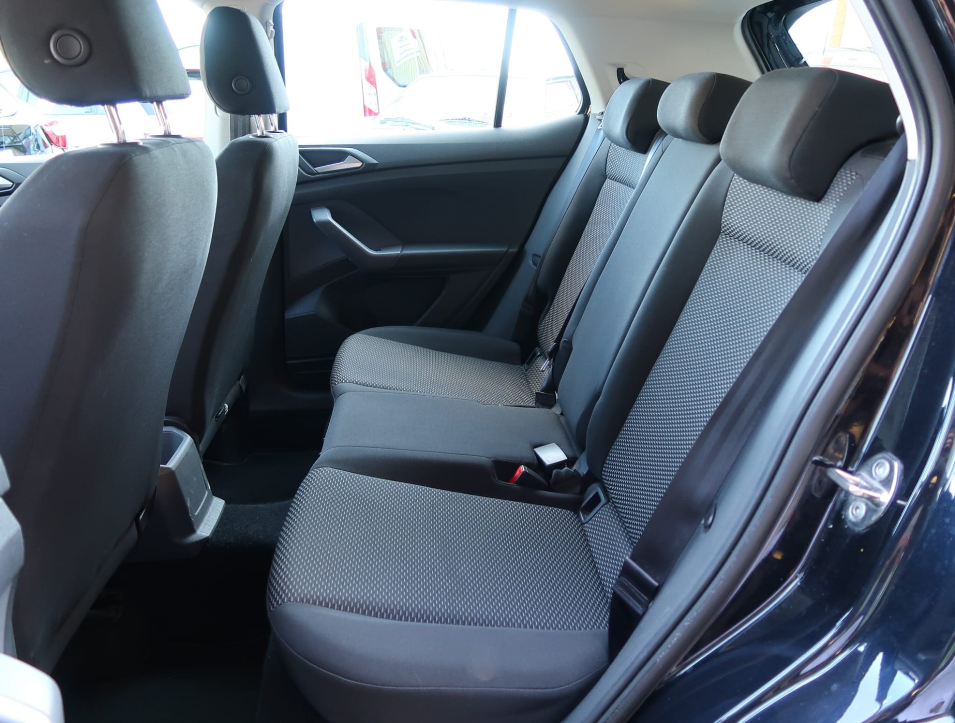 VW T-Cross 1.0 TSI Life-image-21