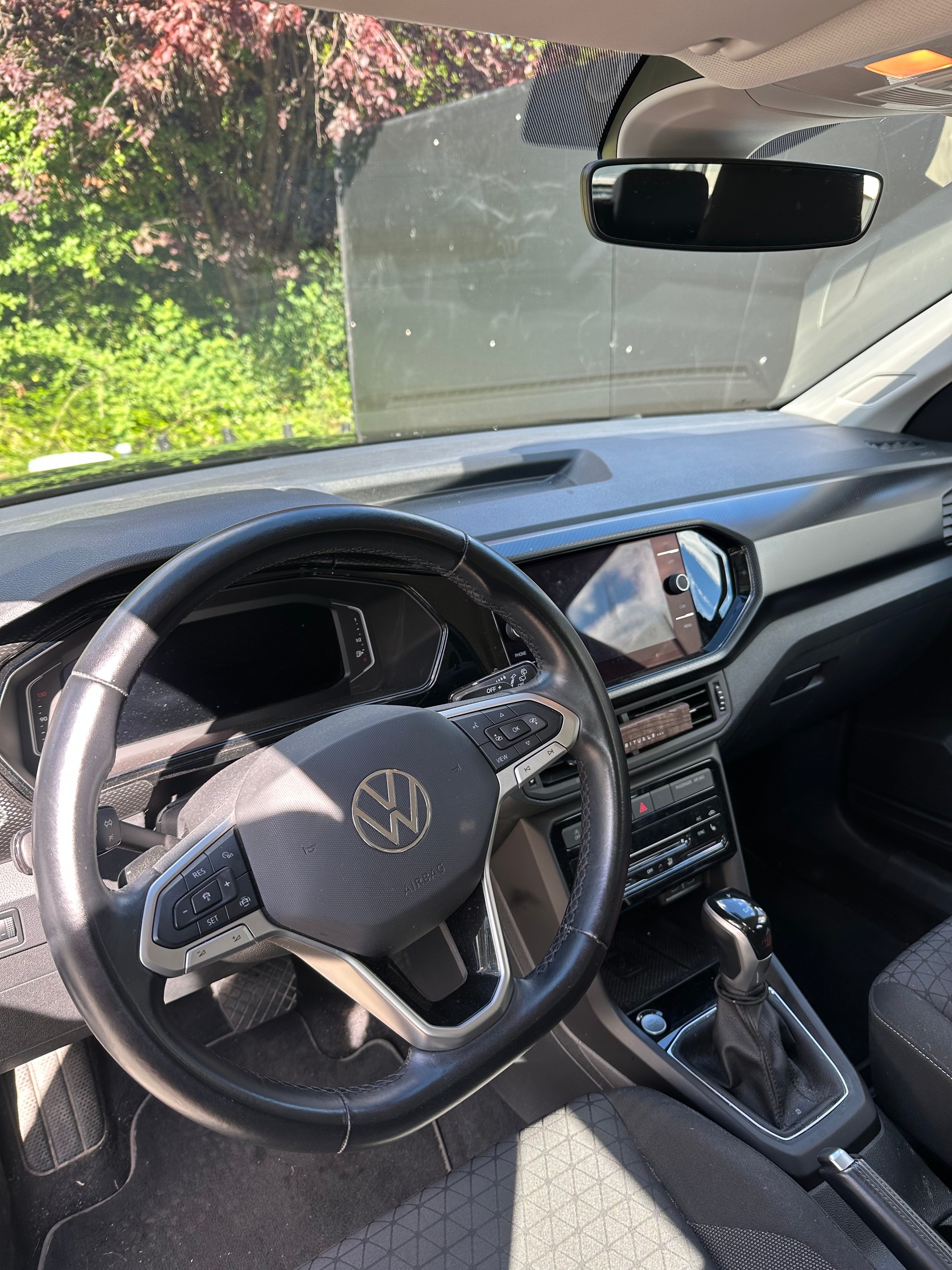 VW 1.0 TSI 110 Limited DSG-image-1