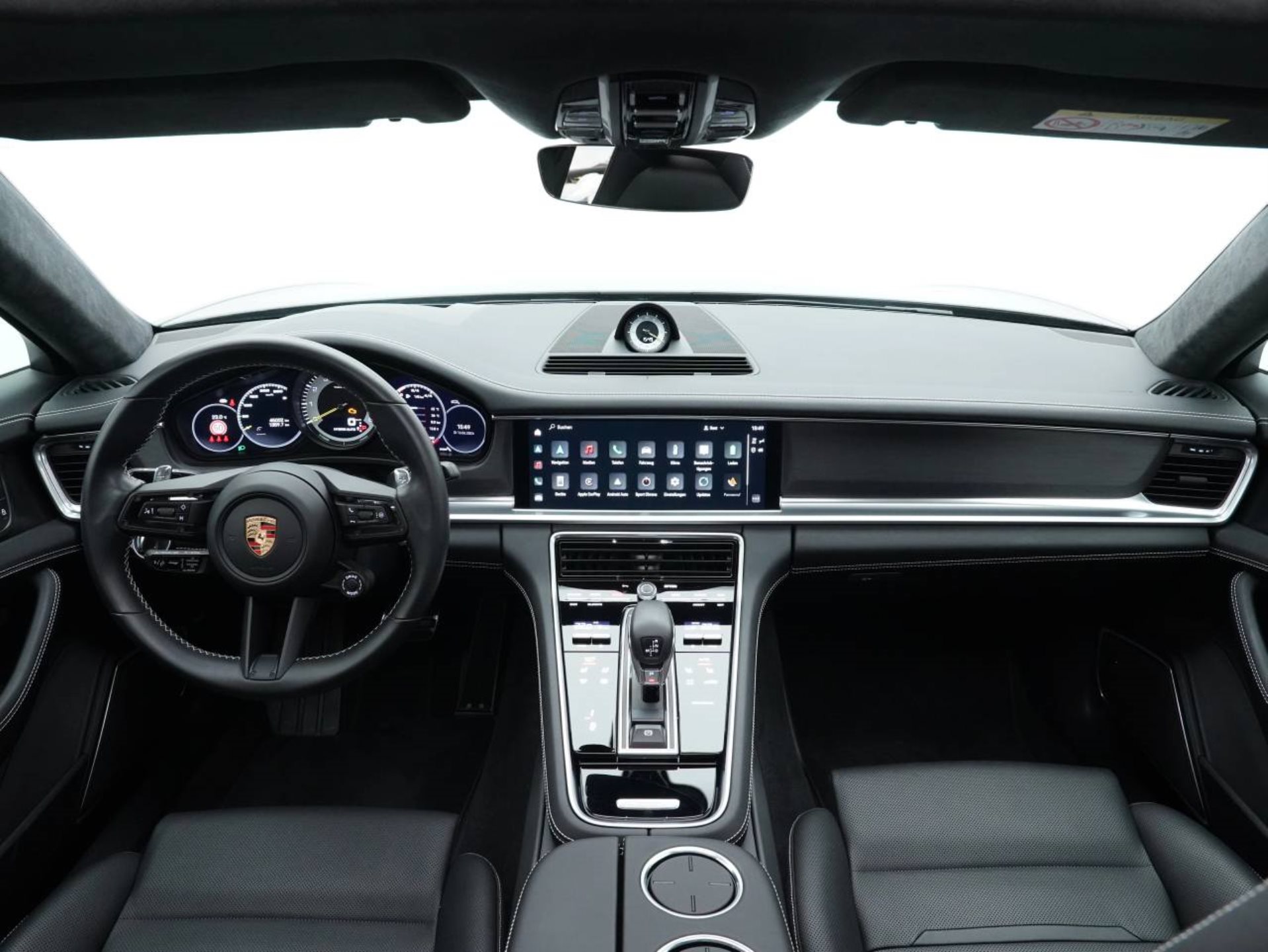 PORSCHE Panamera 4 E-Hybrid Platinum Edition-image-14