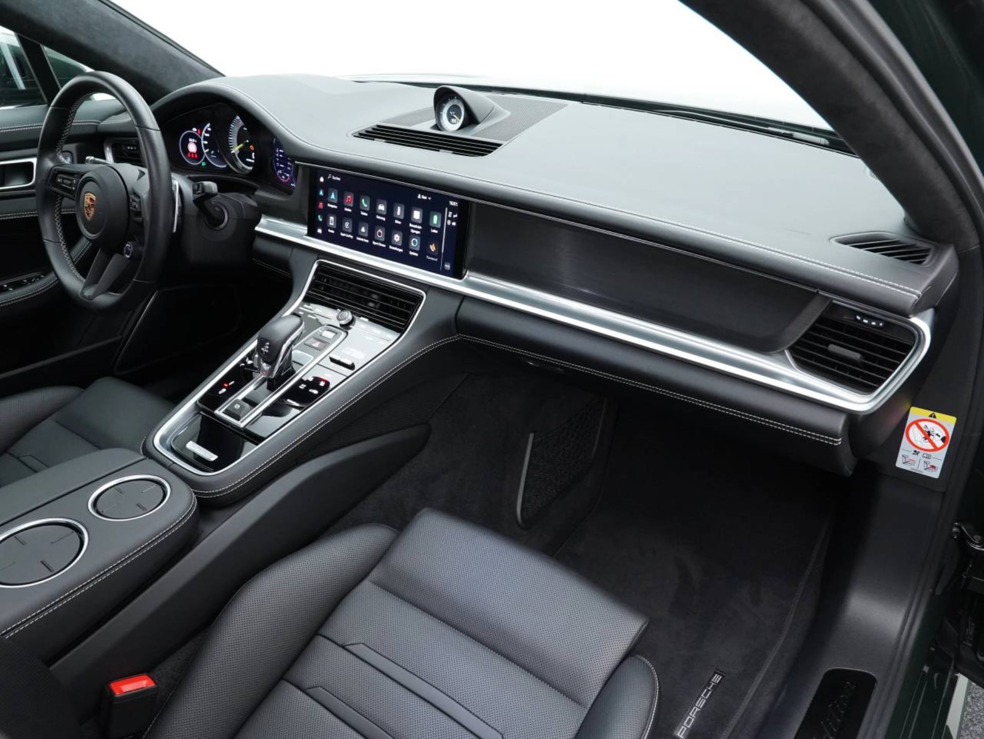 PORSCHE Panamera 4 E-Hybrid Platinum Edition-image-24