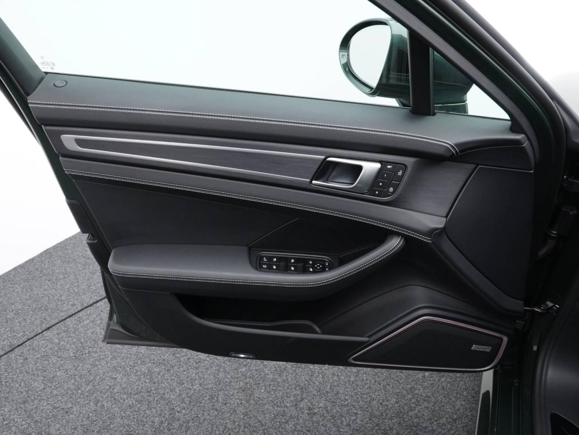PORSCHE Panamera 4 E-Hybrid Platinum Edition-image-20
