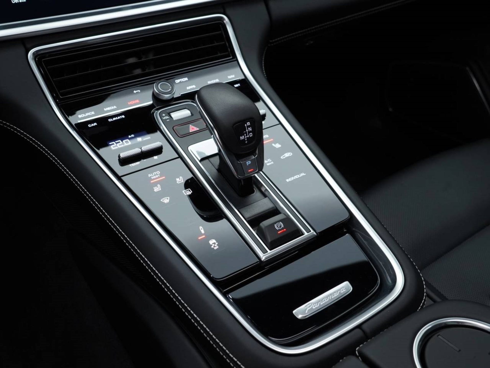 PORSCHE Panamera 4 E-Hybrid Platinum Edition-image-19