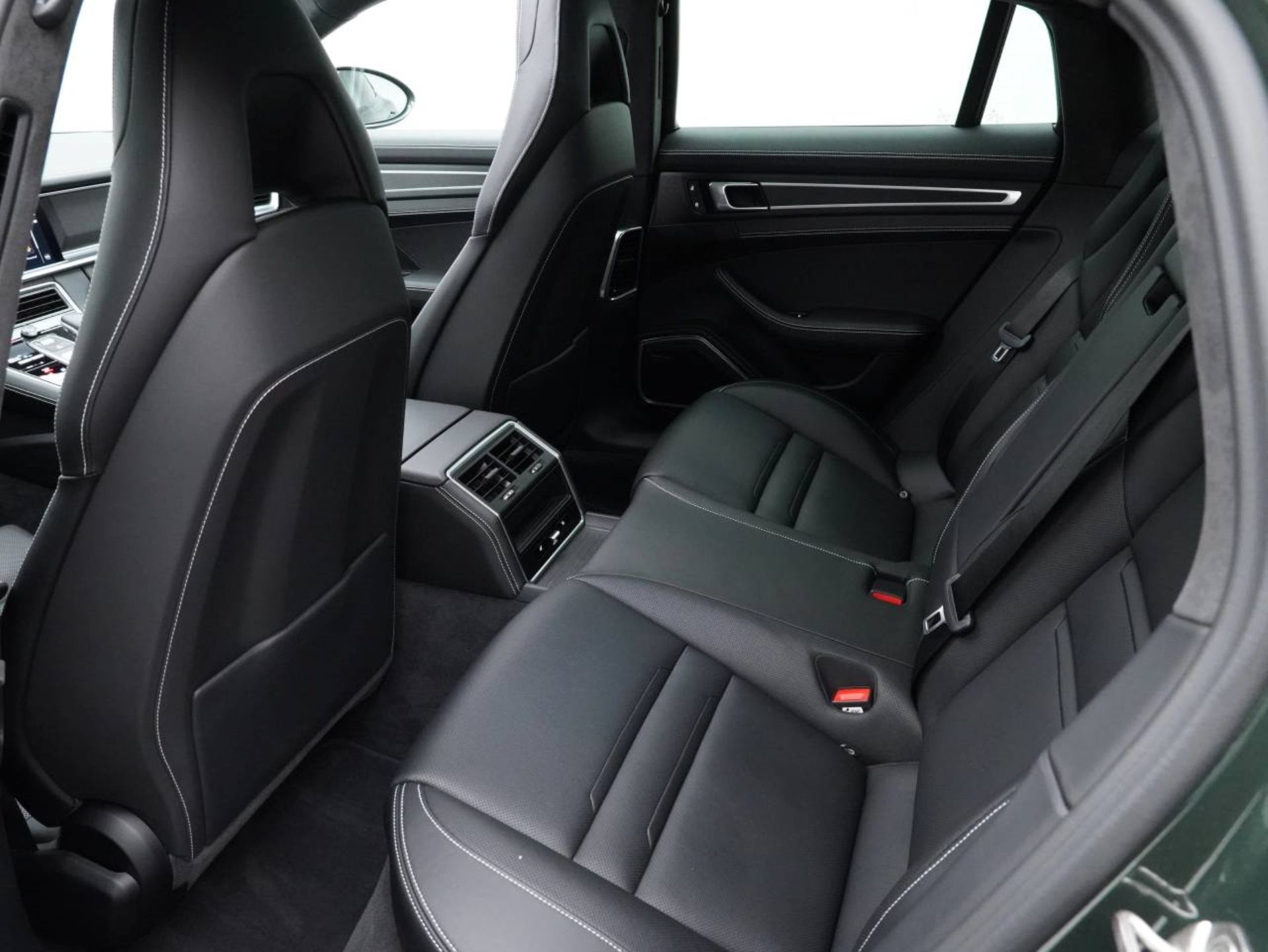 PORSCHE Panamera 4 E-Hybrid Platinum Edition-image-28