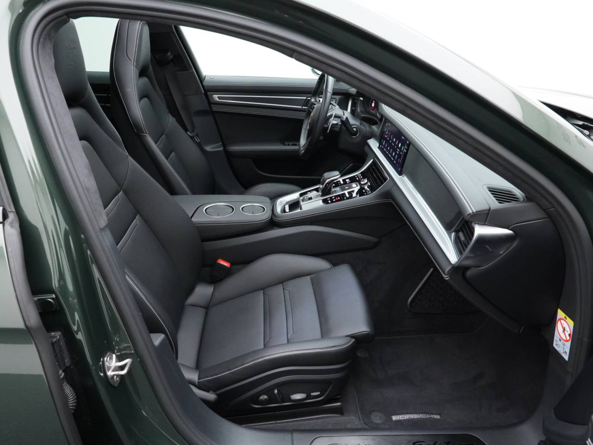 PORSCHE Panamera 4 E-Hybrid Platinum Edition-image-25