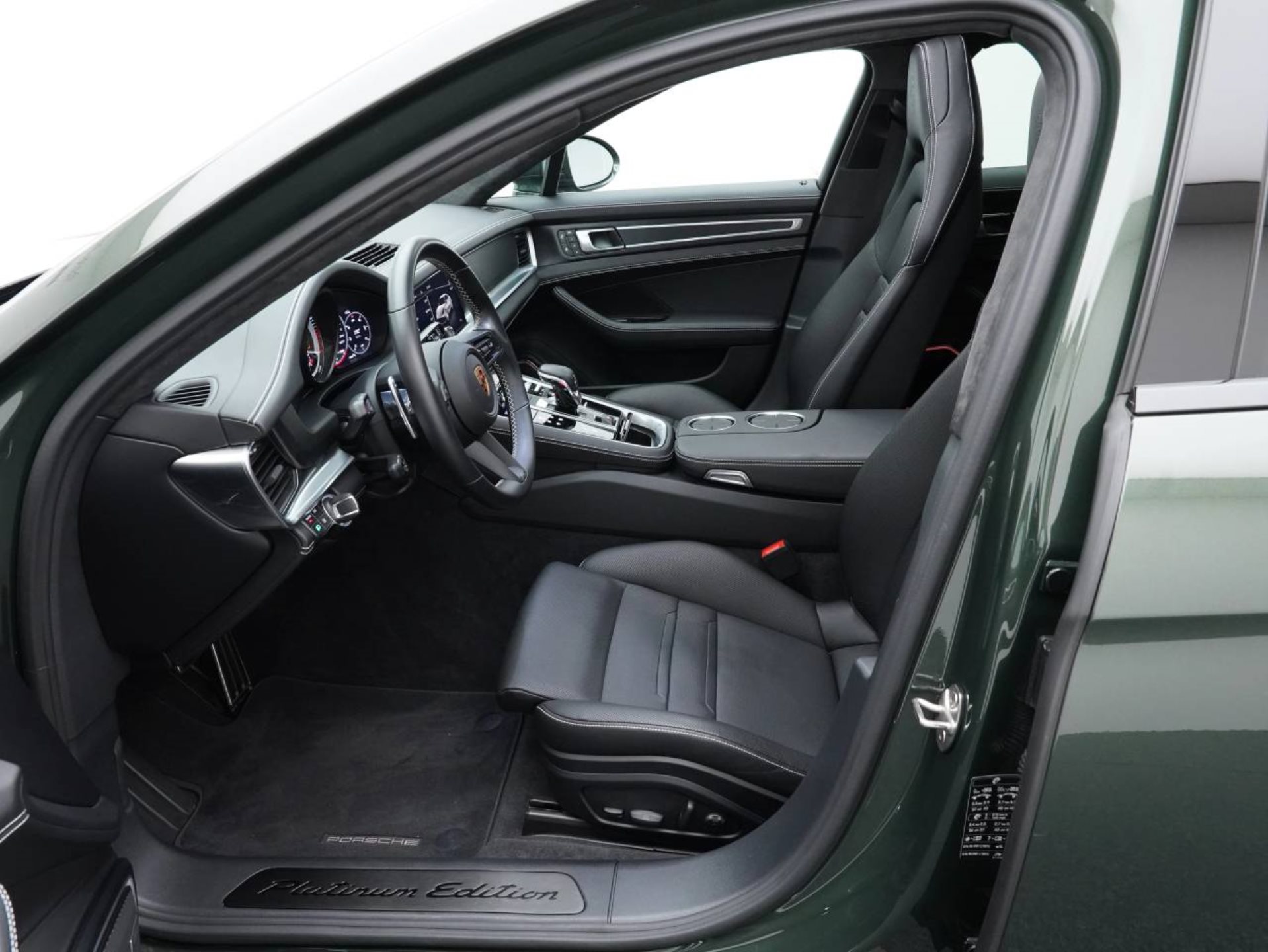 PORSCHE Panamera 4 E-Hybrid Platinum Edition-image-4
