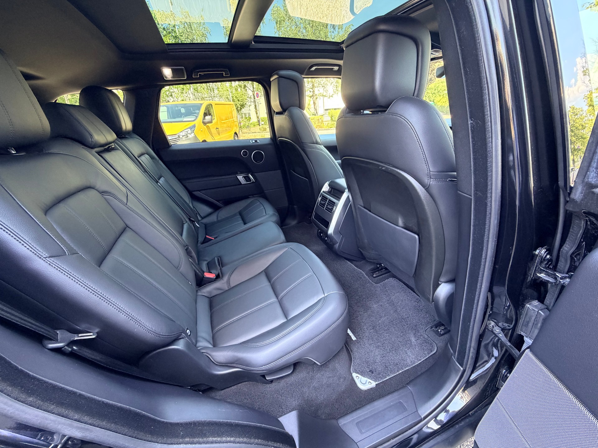 LAND ROVER Range Rover Sport 3.0 SDV6 SE Automatic-image-12