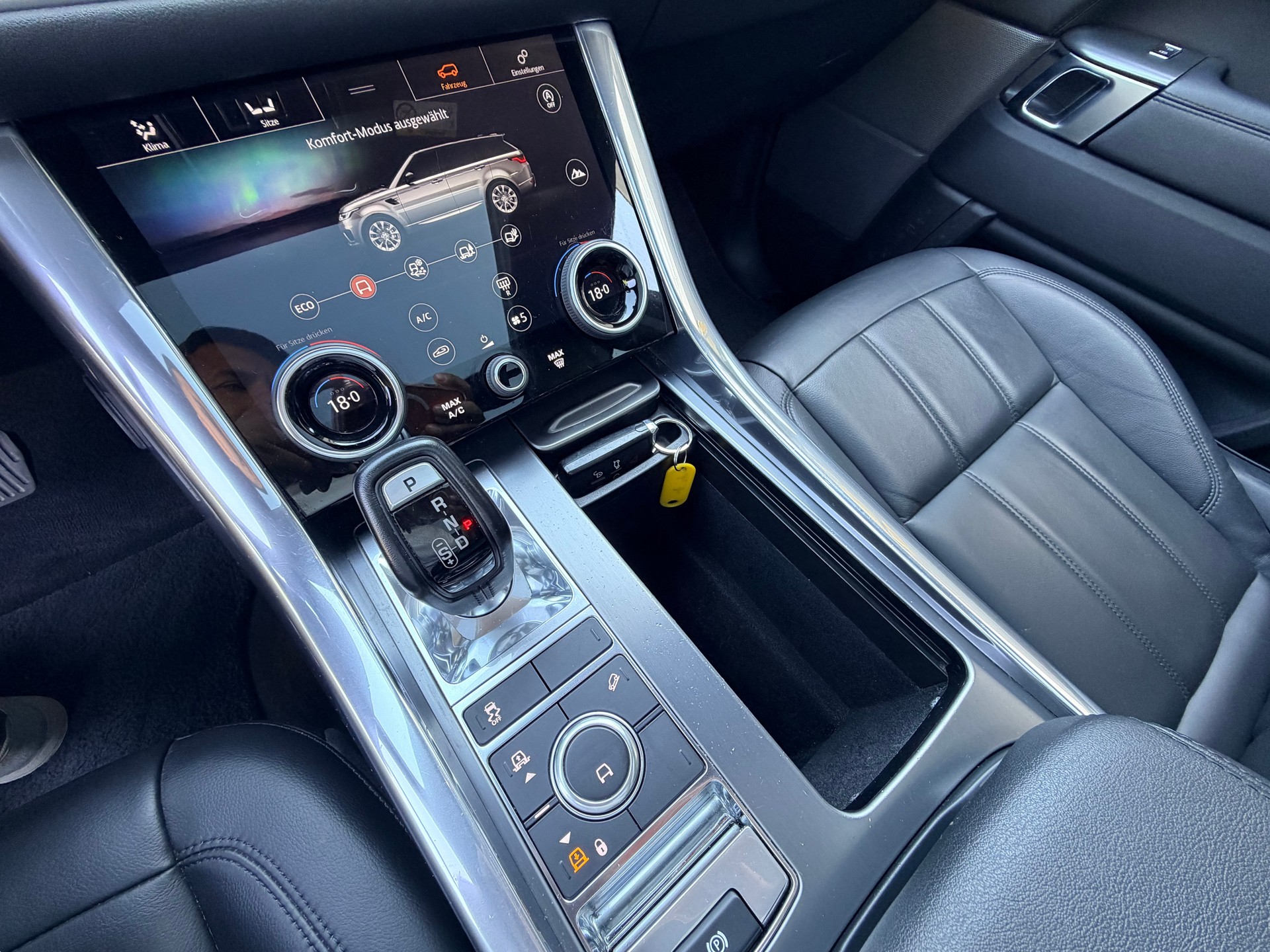 LAND ROVER Range Rover Sport 3.0 SDV6 SE Automatic-image-16