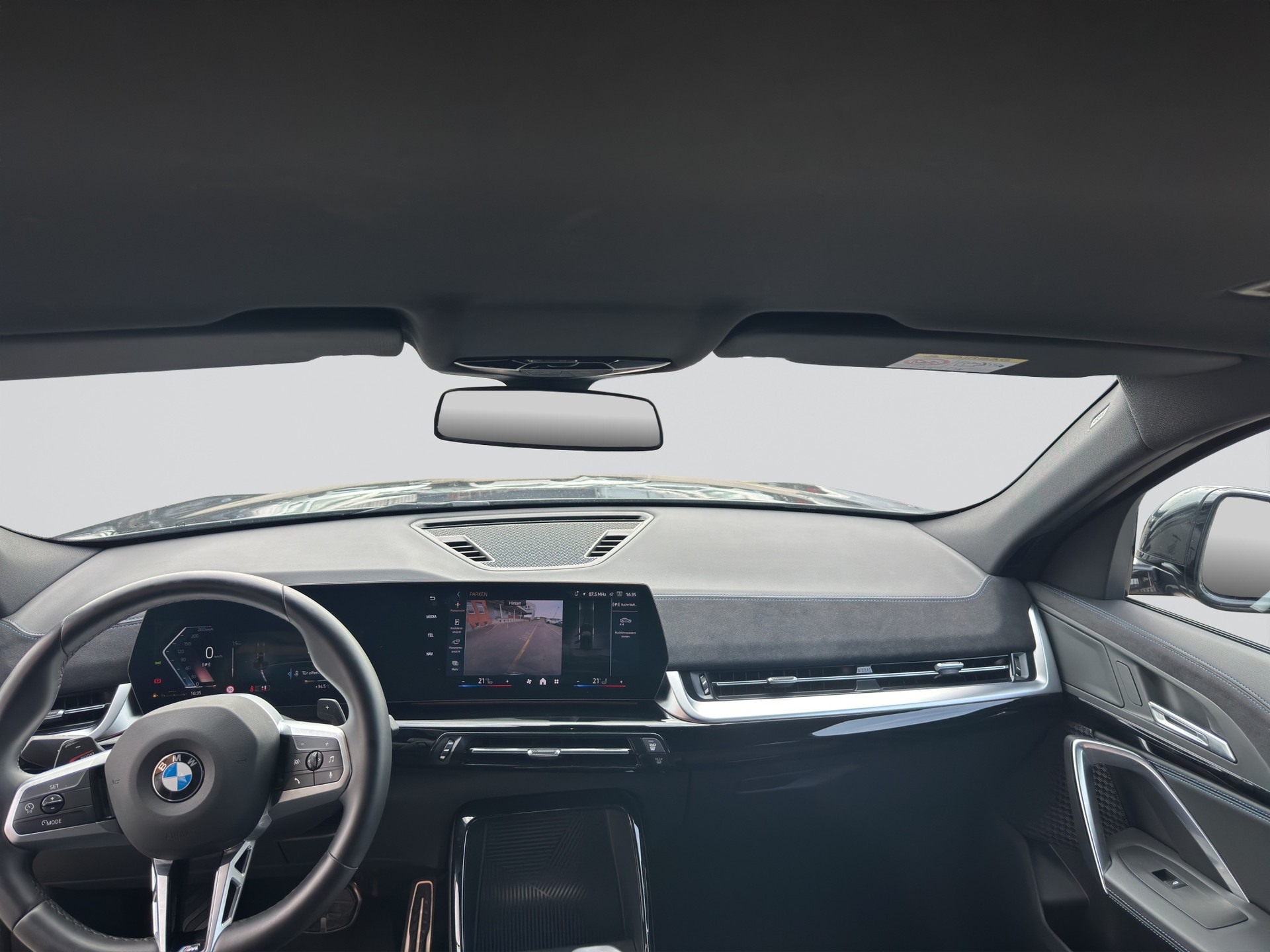 BMW X2 sDrive 20i 48V M Sport Pro Shadow-Line-image-13