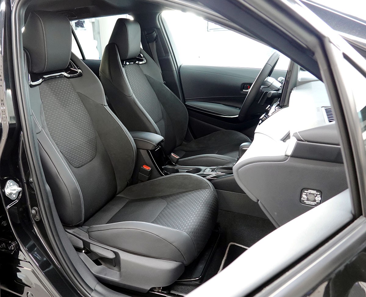 TOYOTA Corolla Touring Sports 2.0 HSD Premium e-CVT-showroom-element-3